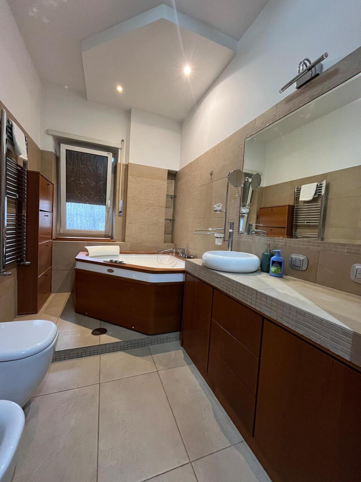 Apartment Charm & Relax Jacuzzi Roma-gemelli Rome