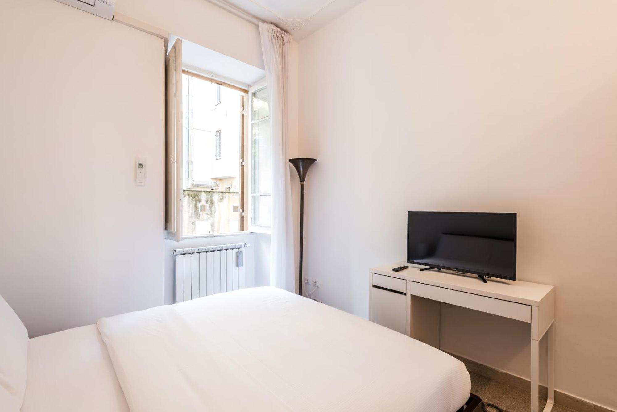 Apartment Iflat Mid-century Modern Vatican Rome