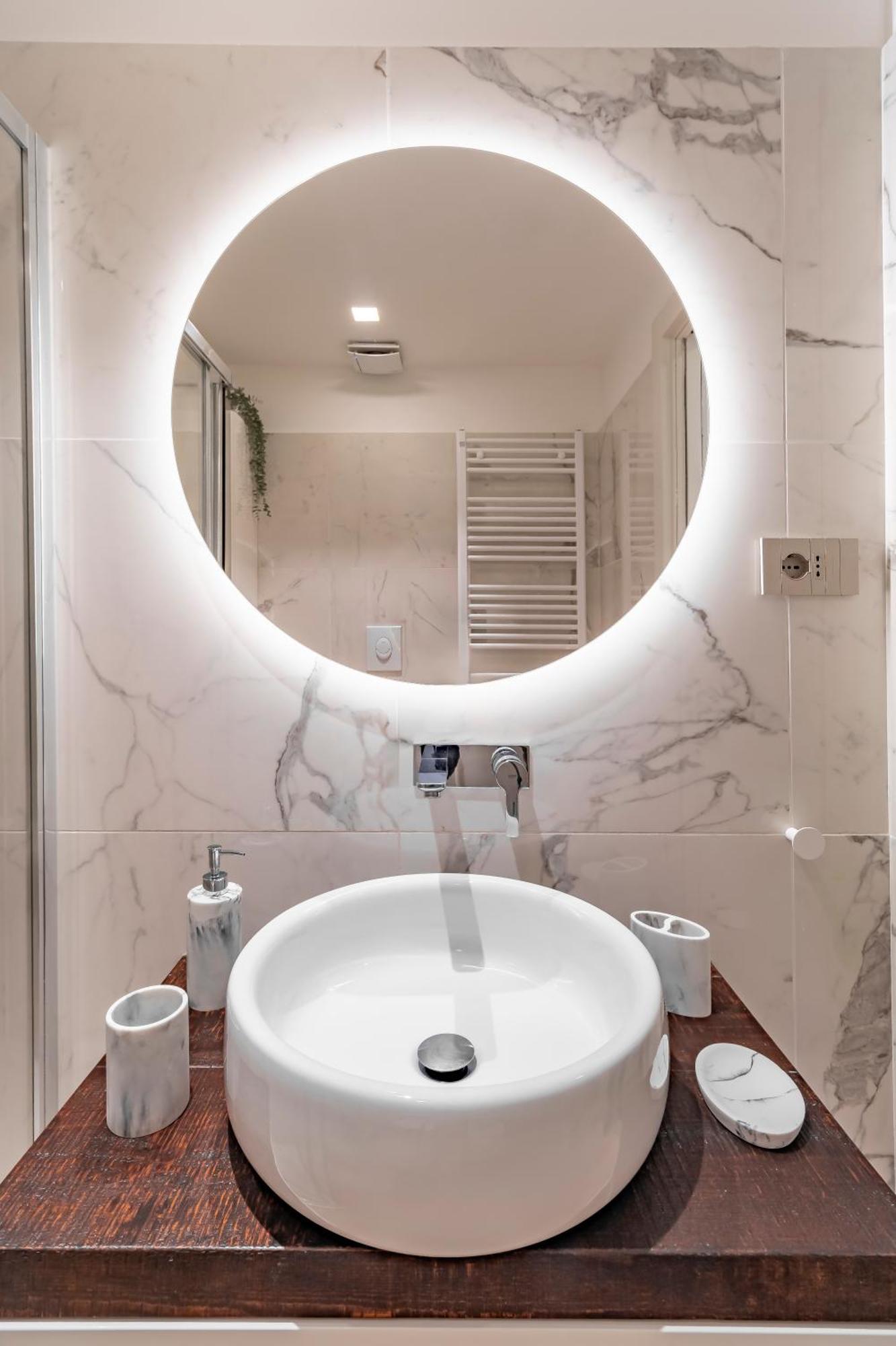 Aurealiving - Sage Luxury With Air Conditioning, Fast Wifi And Free Gym *