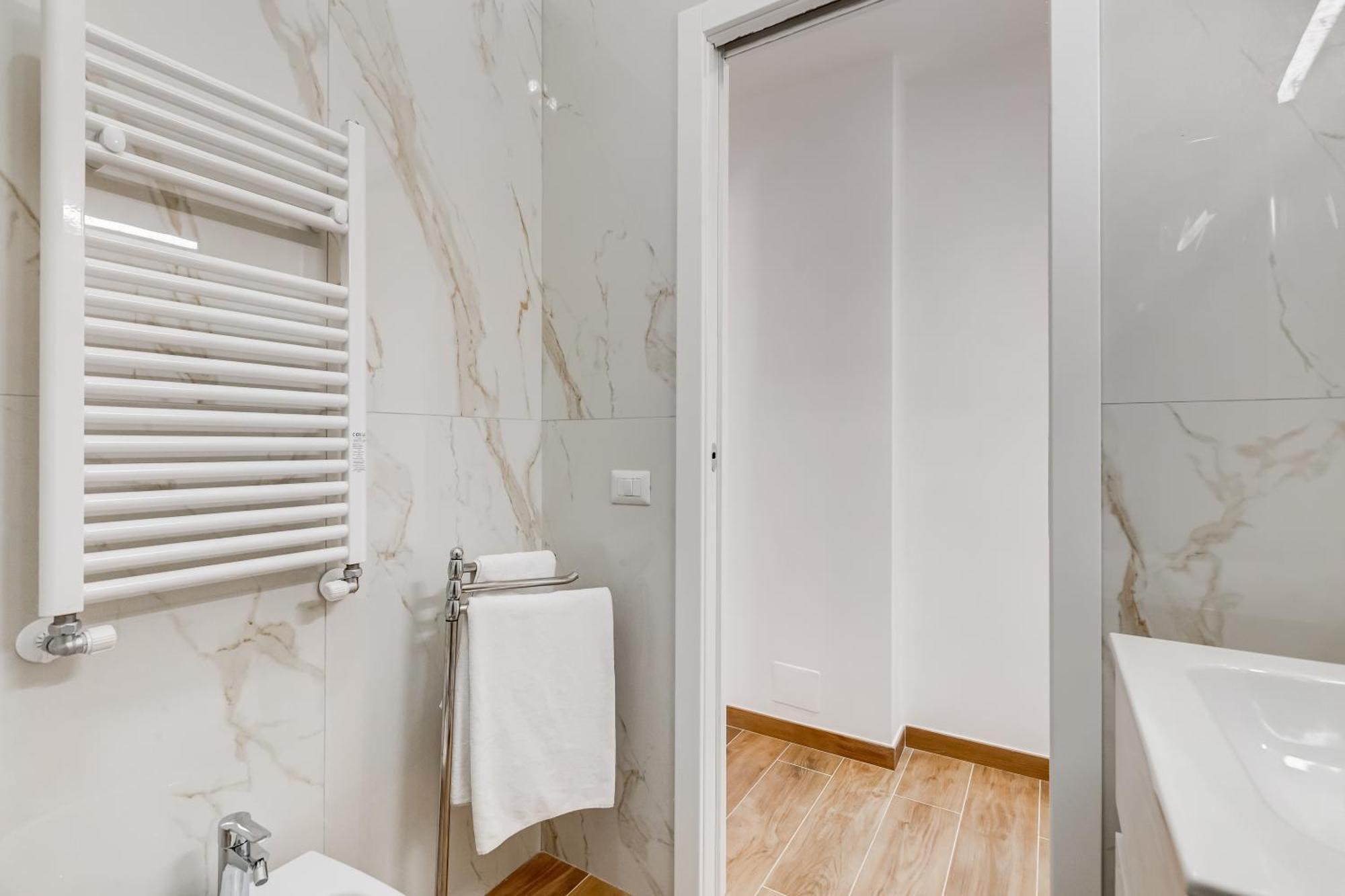 Apartment Vatican With 2 Bathrooms And Terrace *