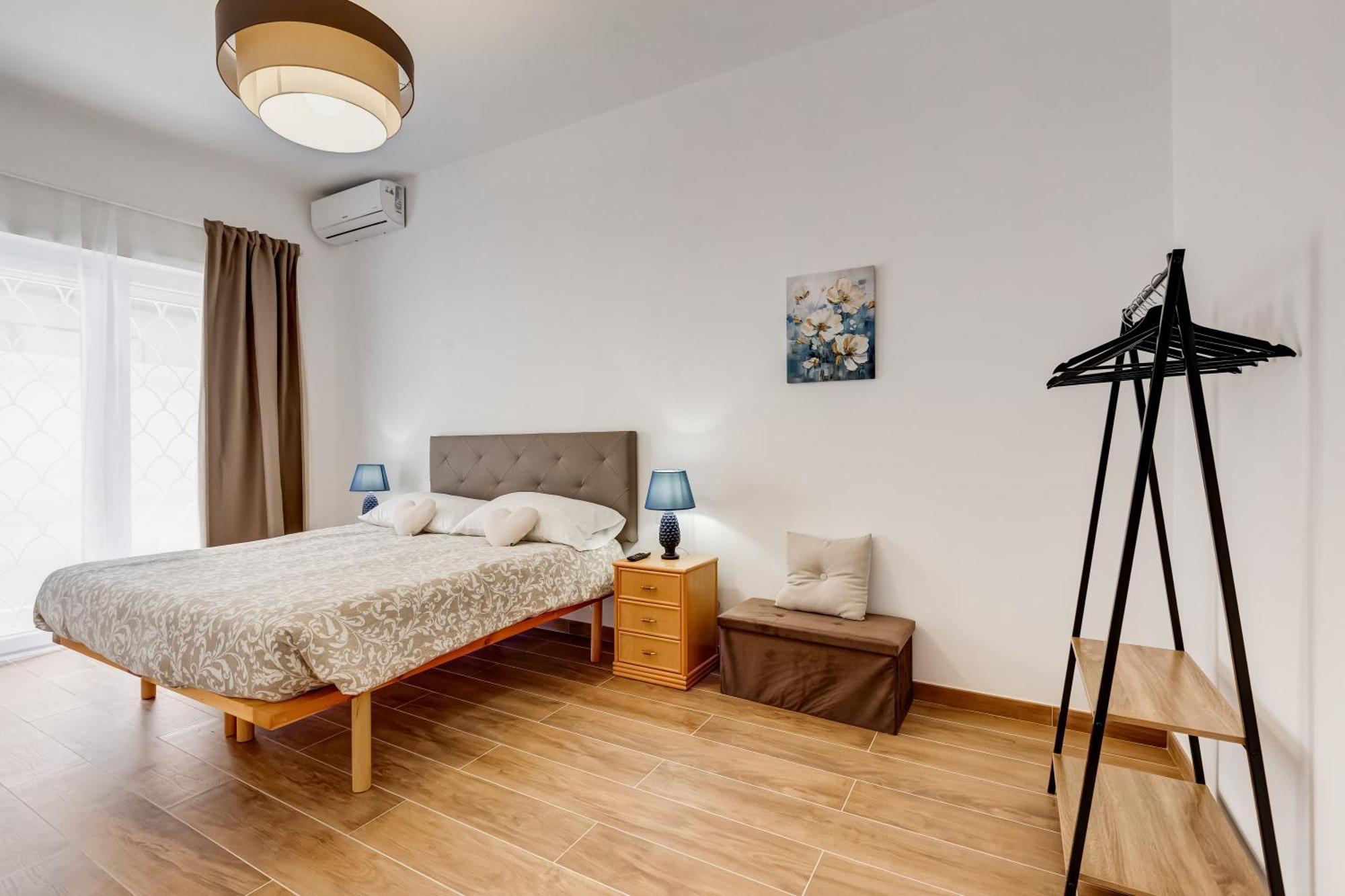 Vatican With 2 Bathrooms And Terrace Apartment *