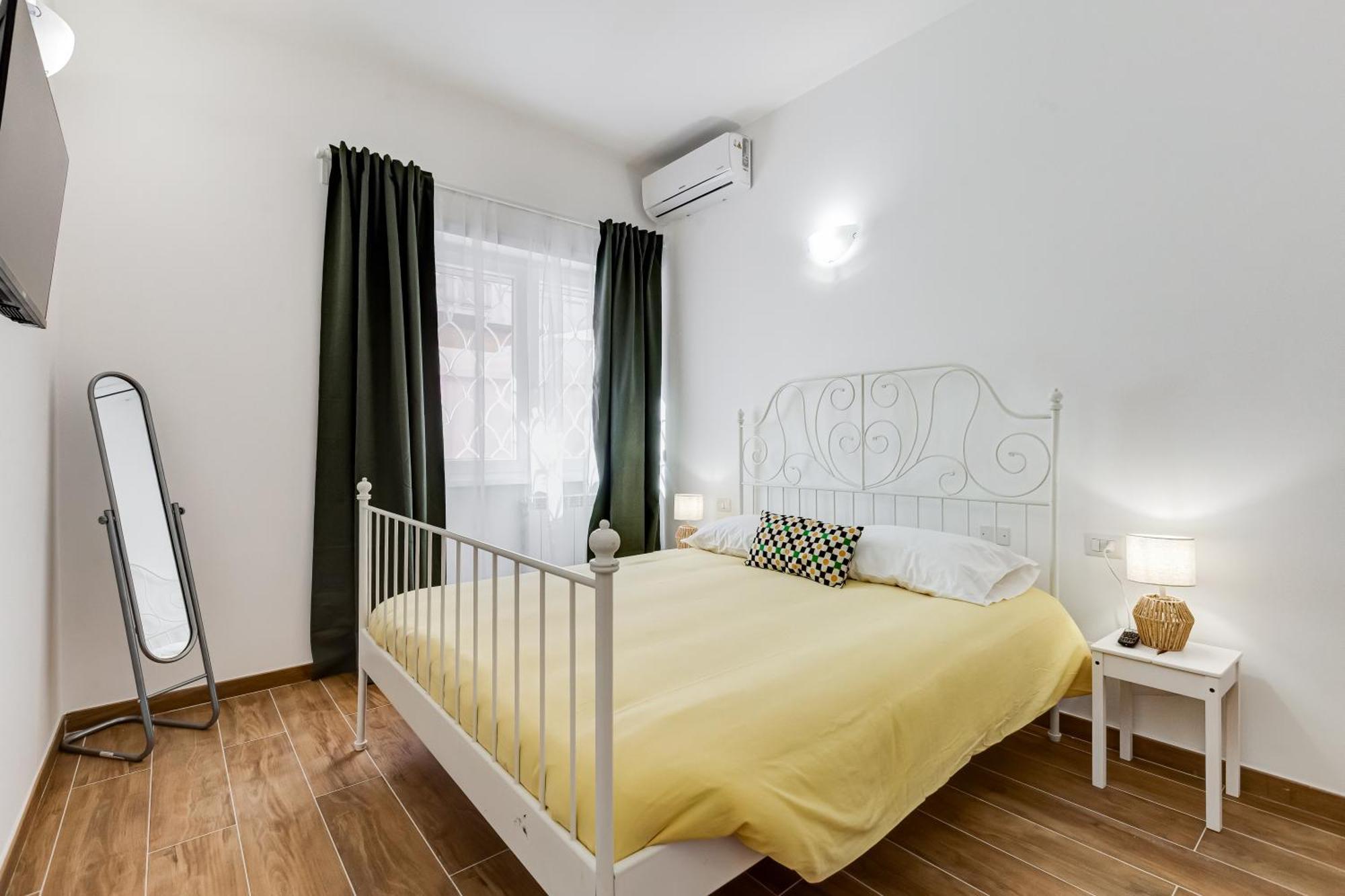 Vatican With 2 Bathrooms And Terrace Apartment