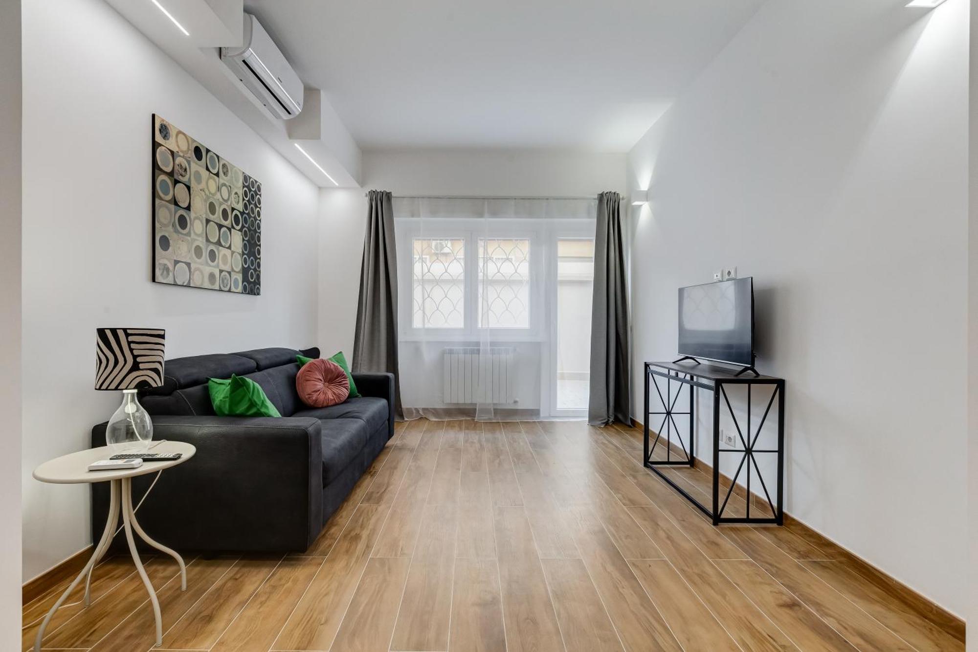 Apartment Vatican With 2 Bathrooms And Terrace *