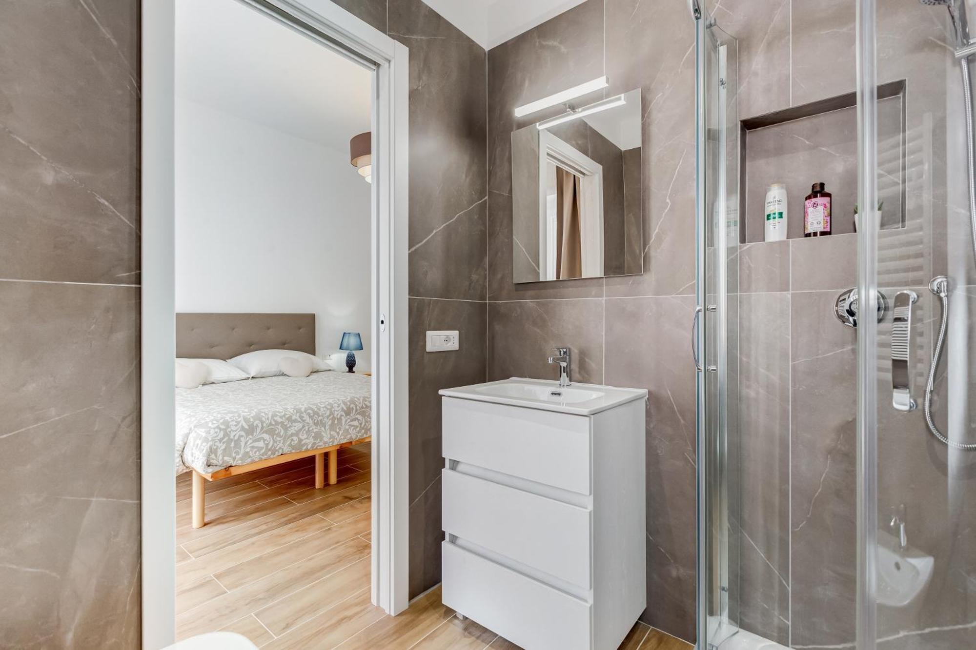 Vatican With 2 Bathrooms And Terrace Apartment