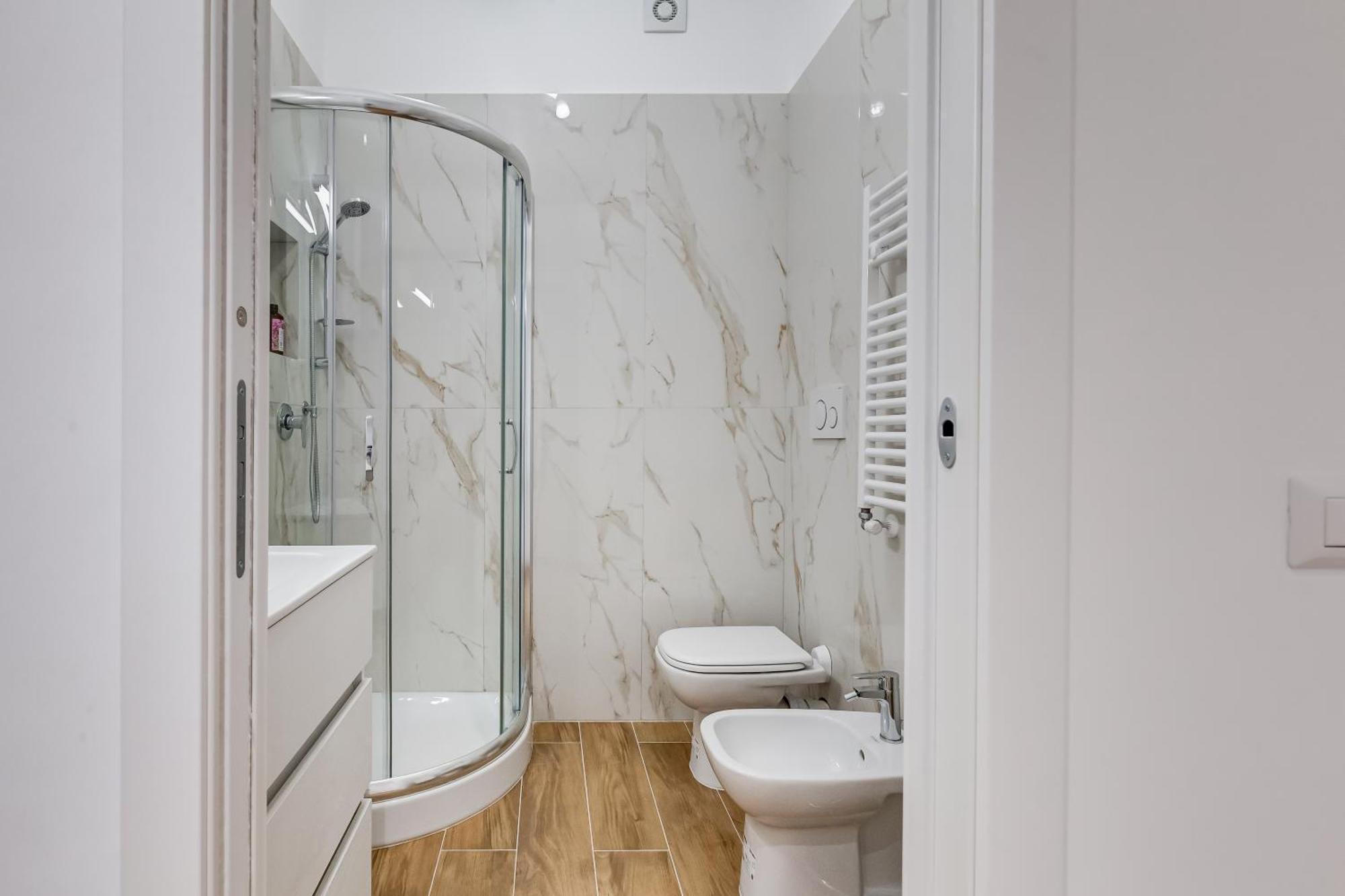 Vatican With 2 Bathrooms And Terrace *