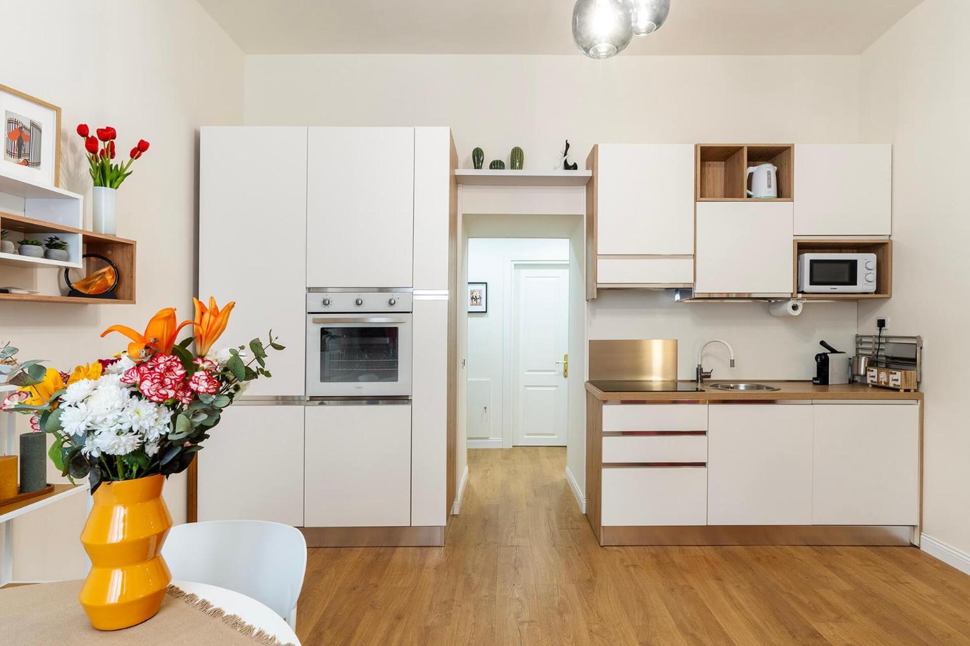 Apartment Pictadomus-albus, Metro Furio Camillo *