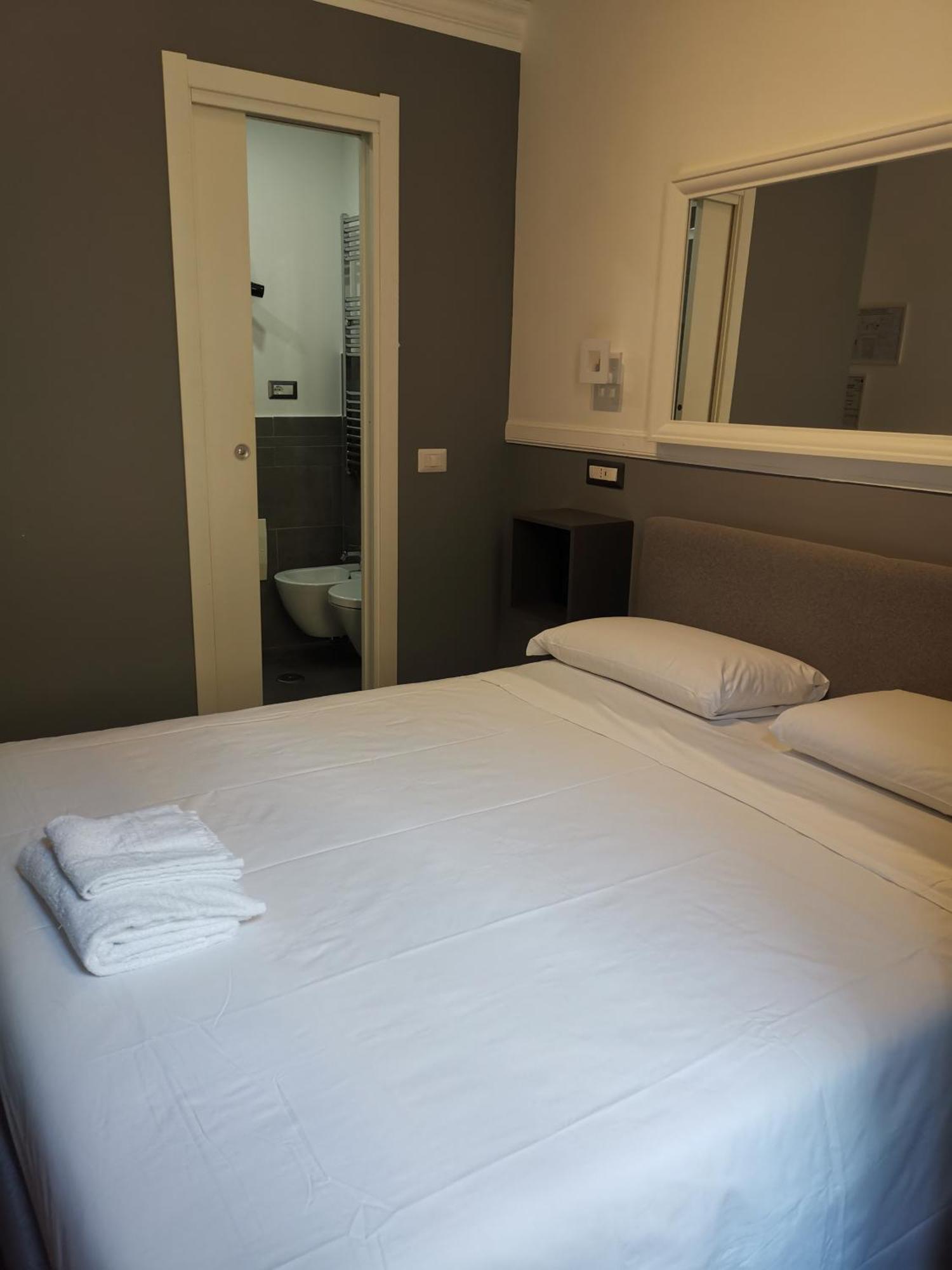 I Guest house *