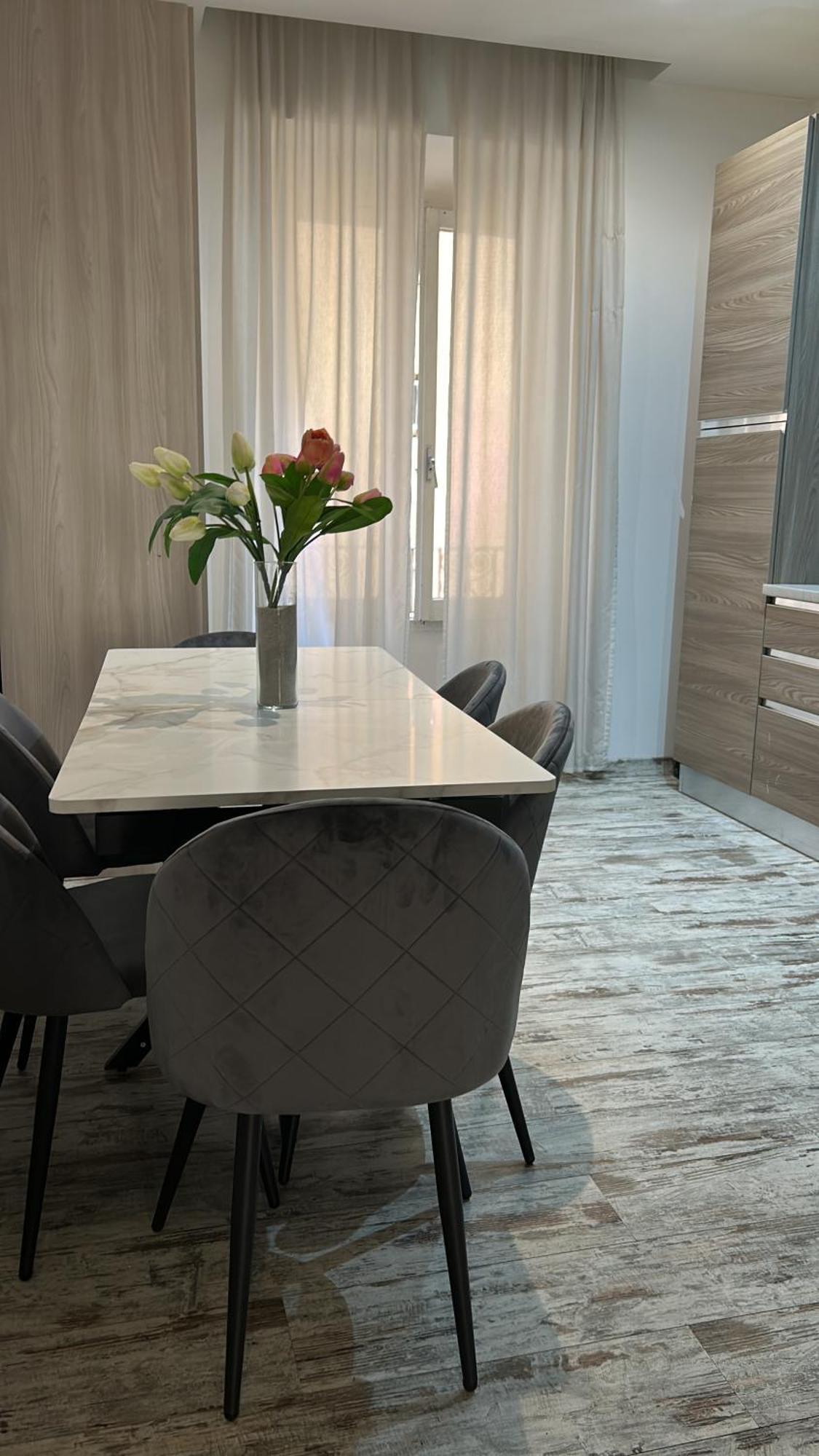 Colonna 18 By Ghor Gasthuis Rome