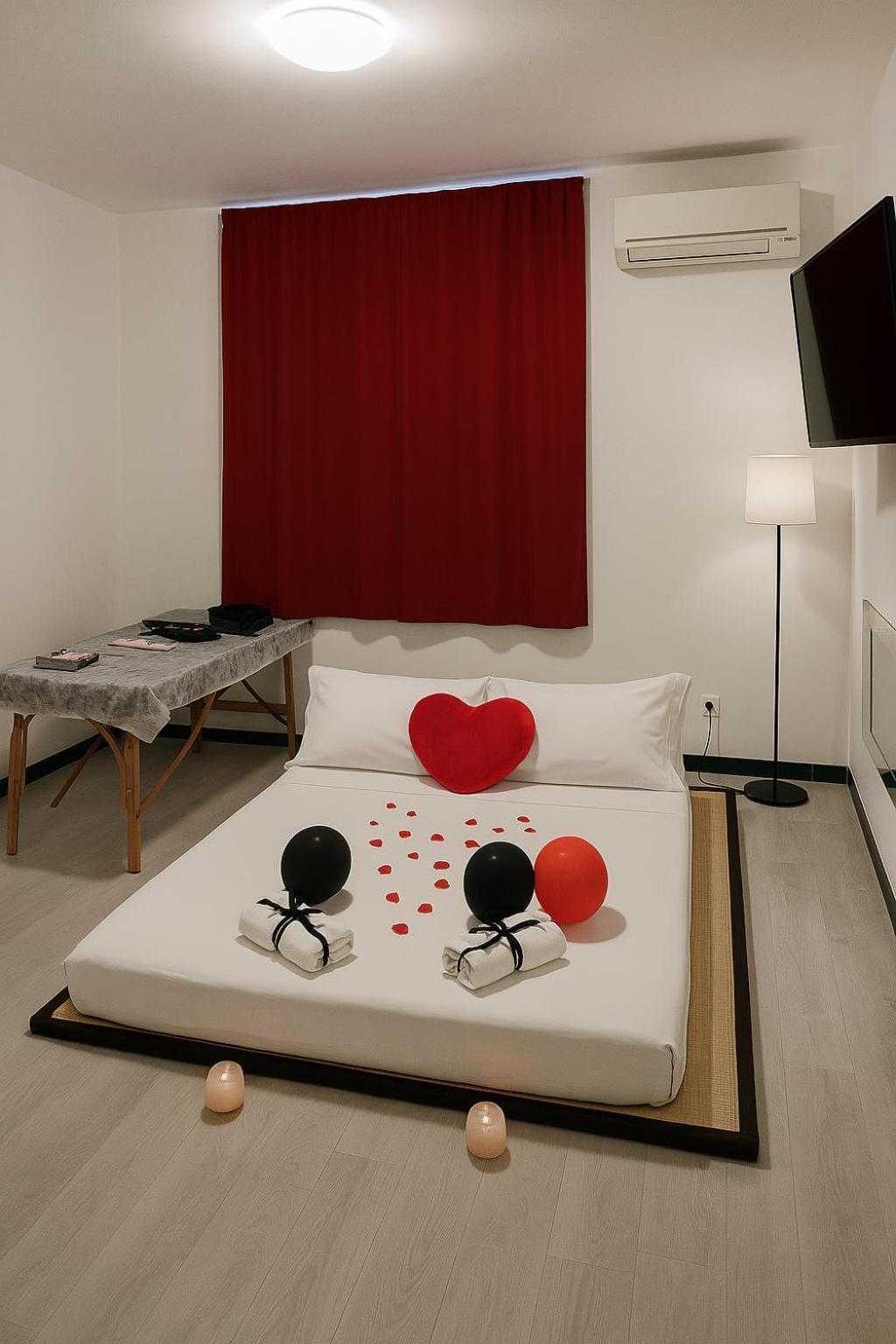 Lovers' Nest * Rome