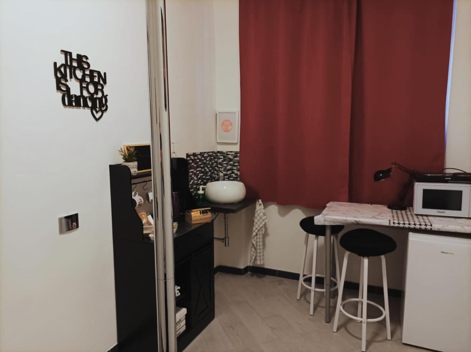 Apartment Lovers' Nest