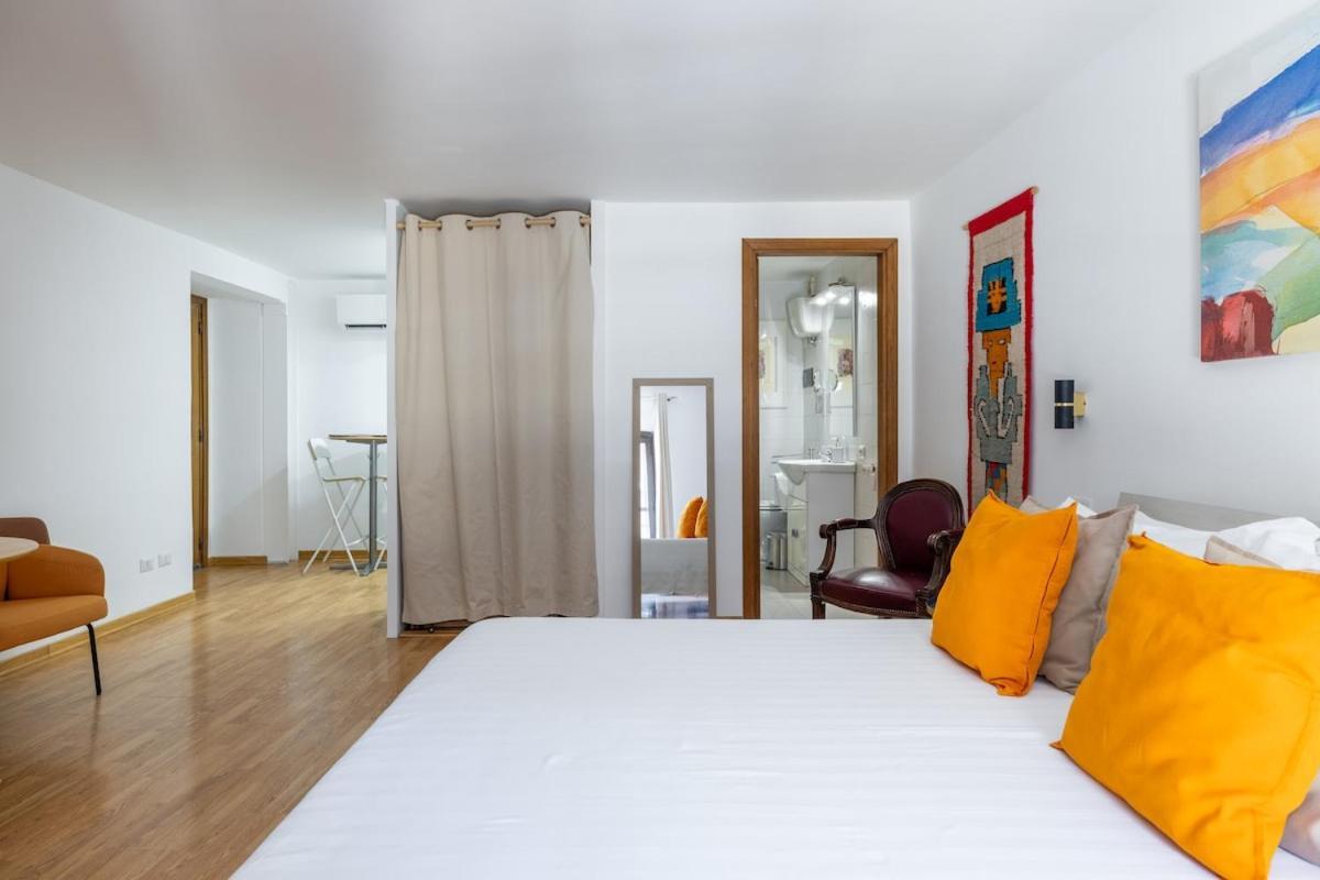 Apartment Romantic Refuge In Piazza Navona