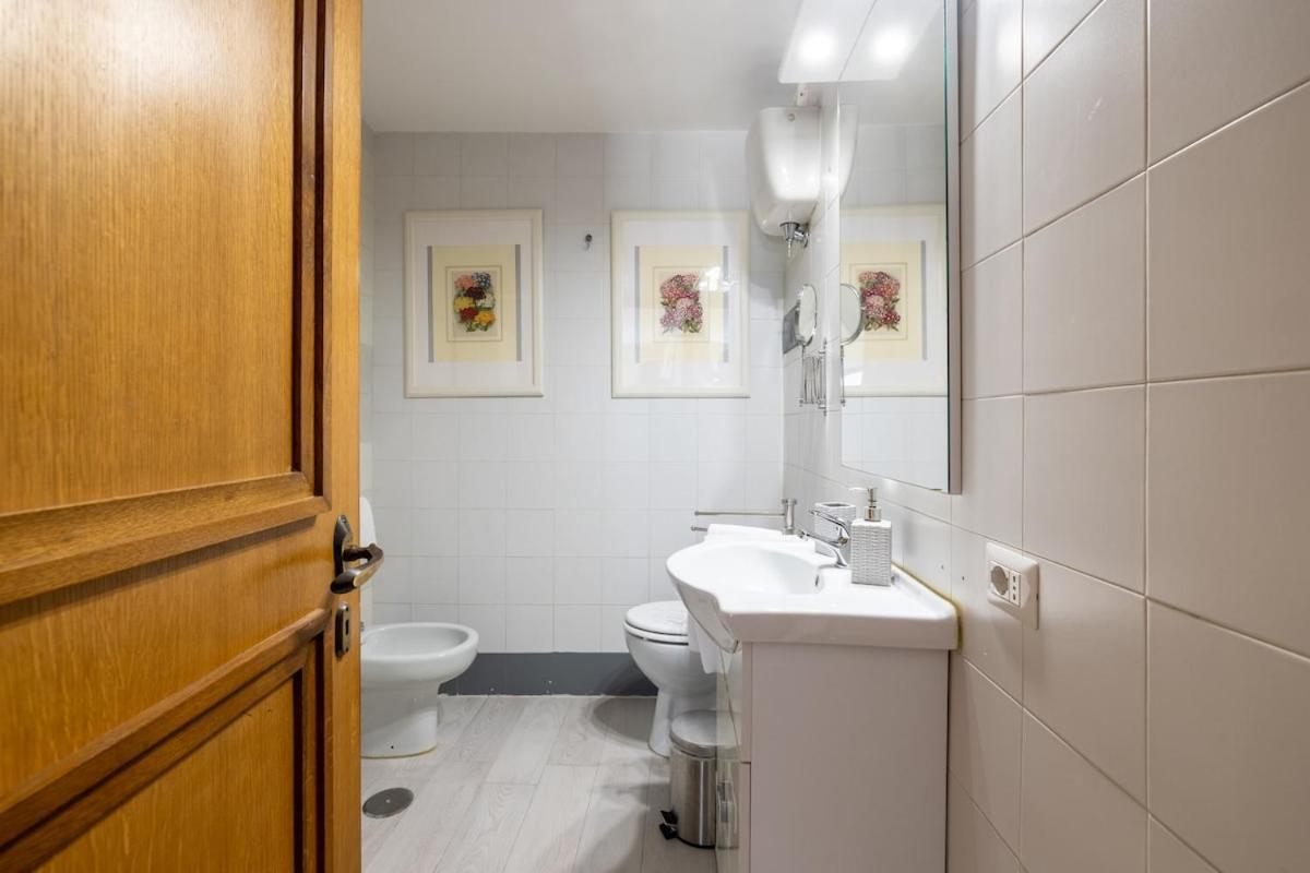 Apartment Romantic Refuge In Piazza Navona Rome
