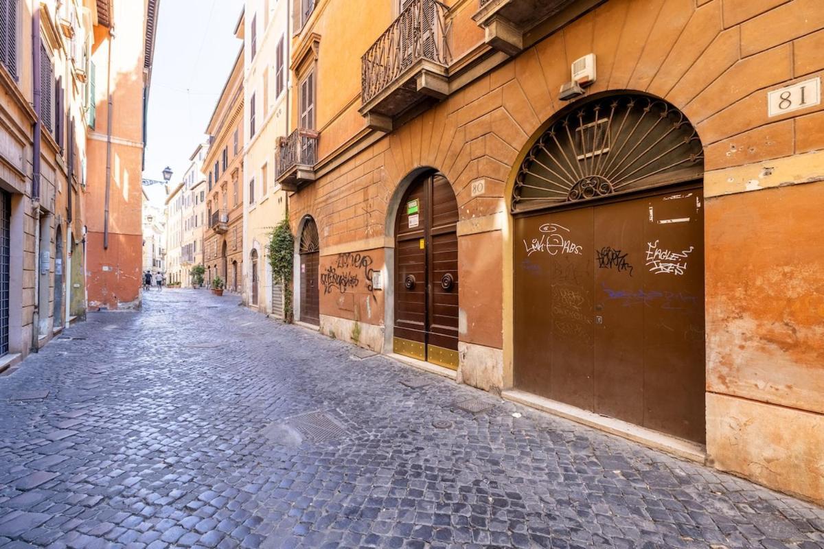 Romantic Refuge In Piazza Navona *
