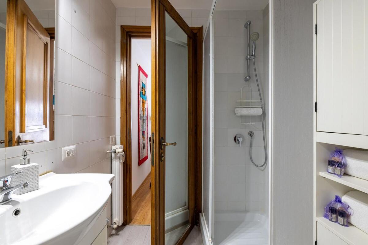 Romantic Refuge In Piazza Navona Apartment *