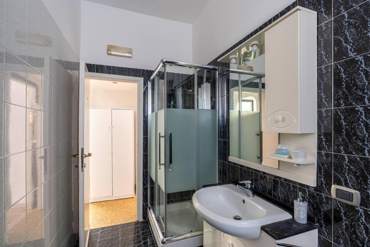 Brunetta Cozy Apartmentmetro B