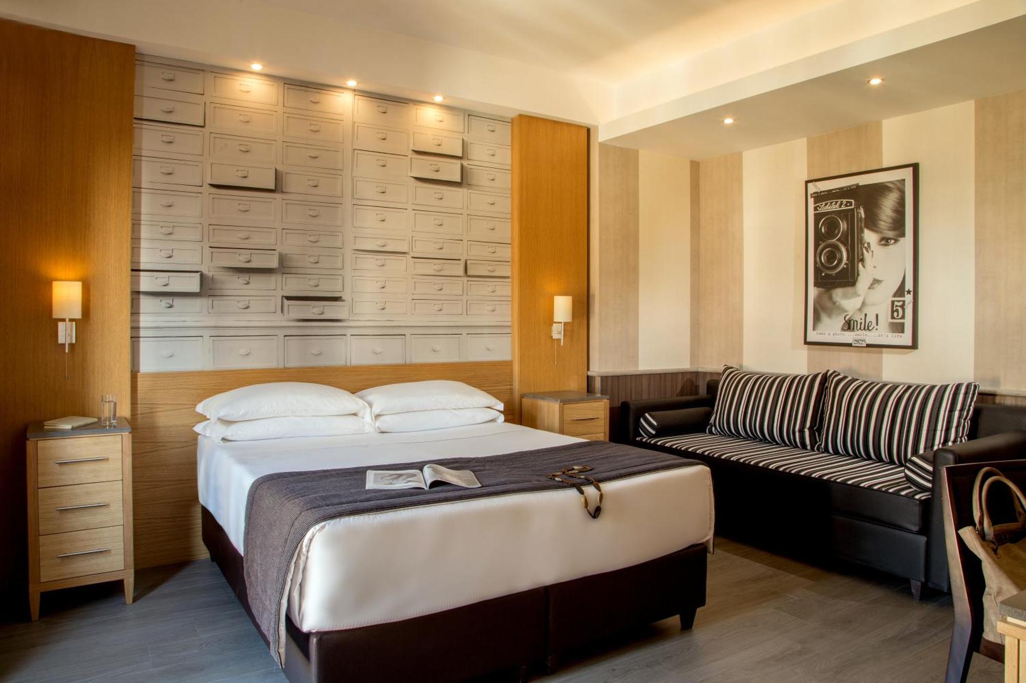 Royal Court Hotel 4*