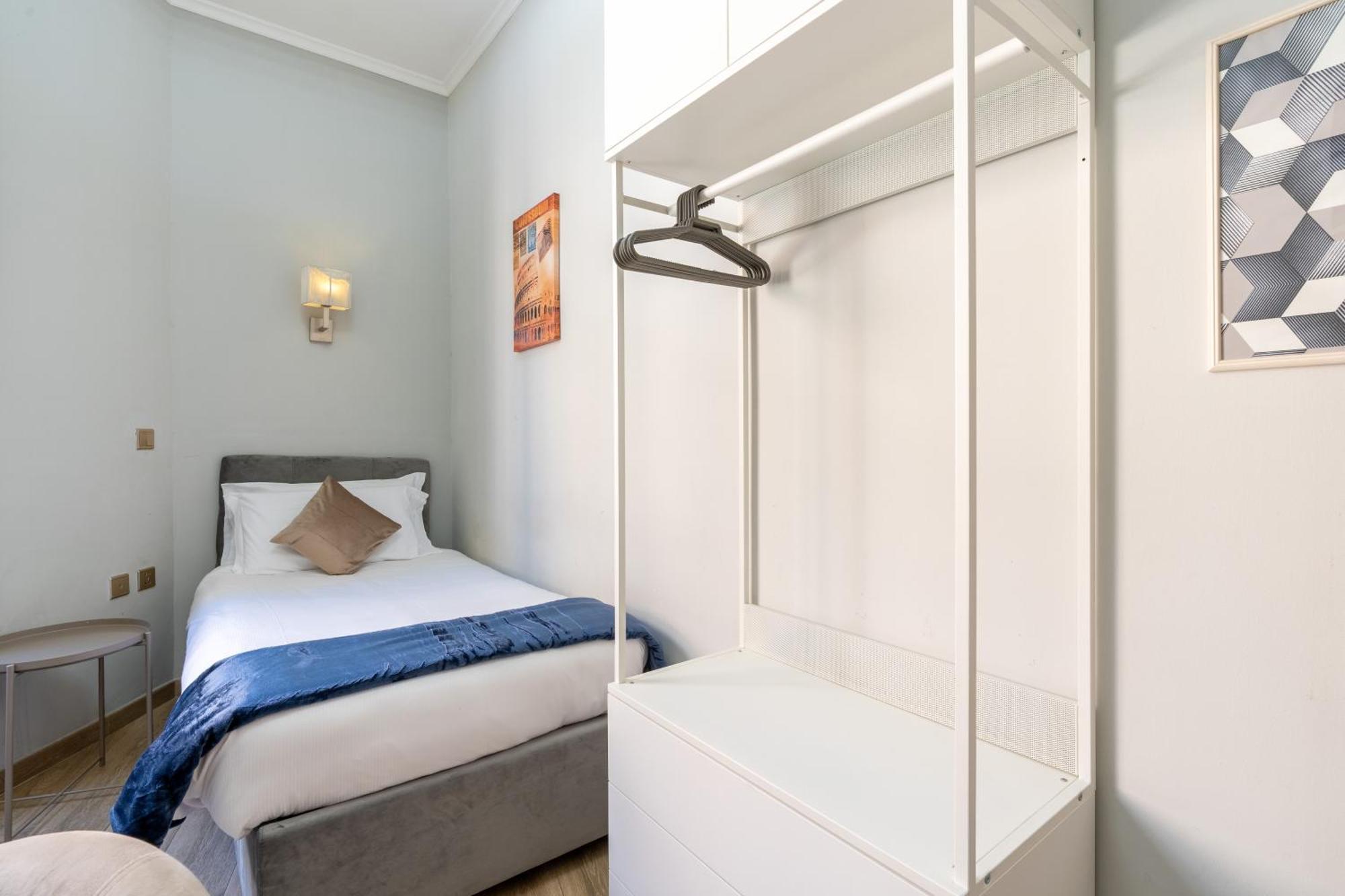 Guest house Portafortuna - Close To Colosseum Rome
