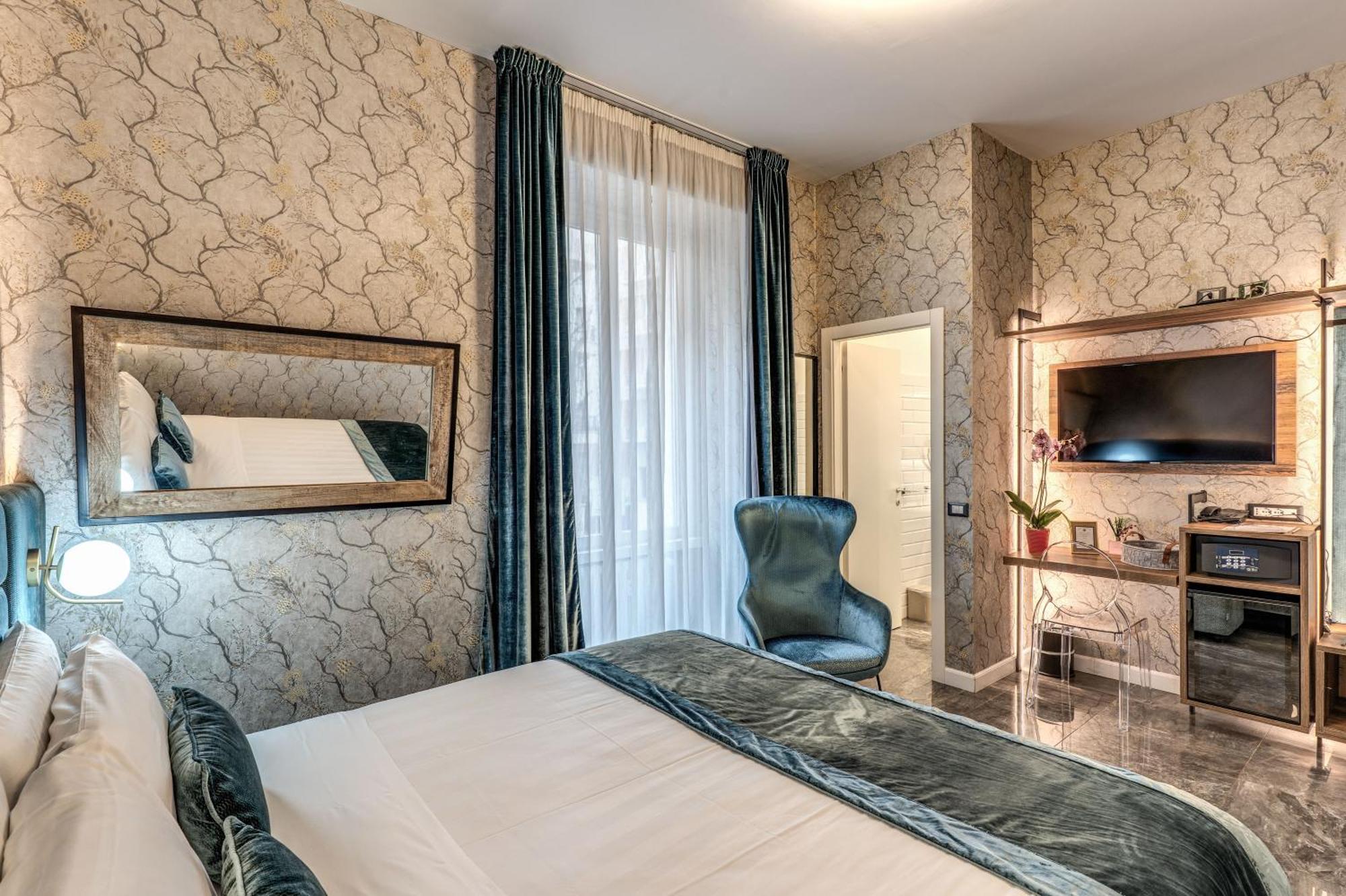 Apollo Boutique 4*