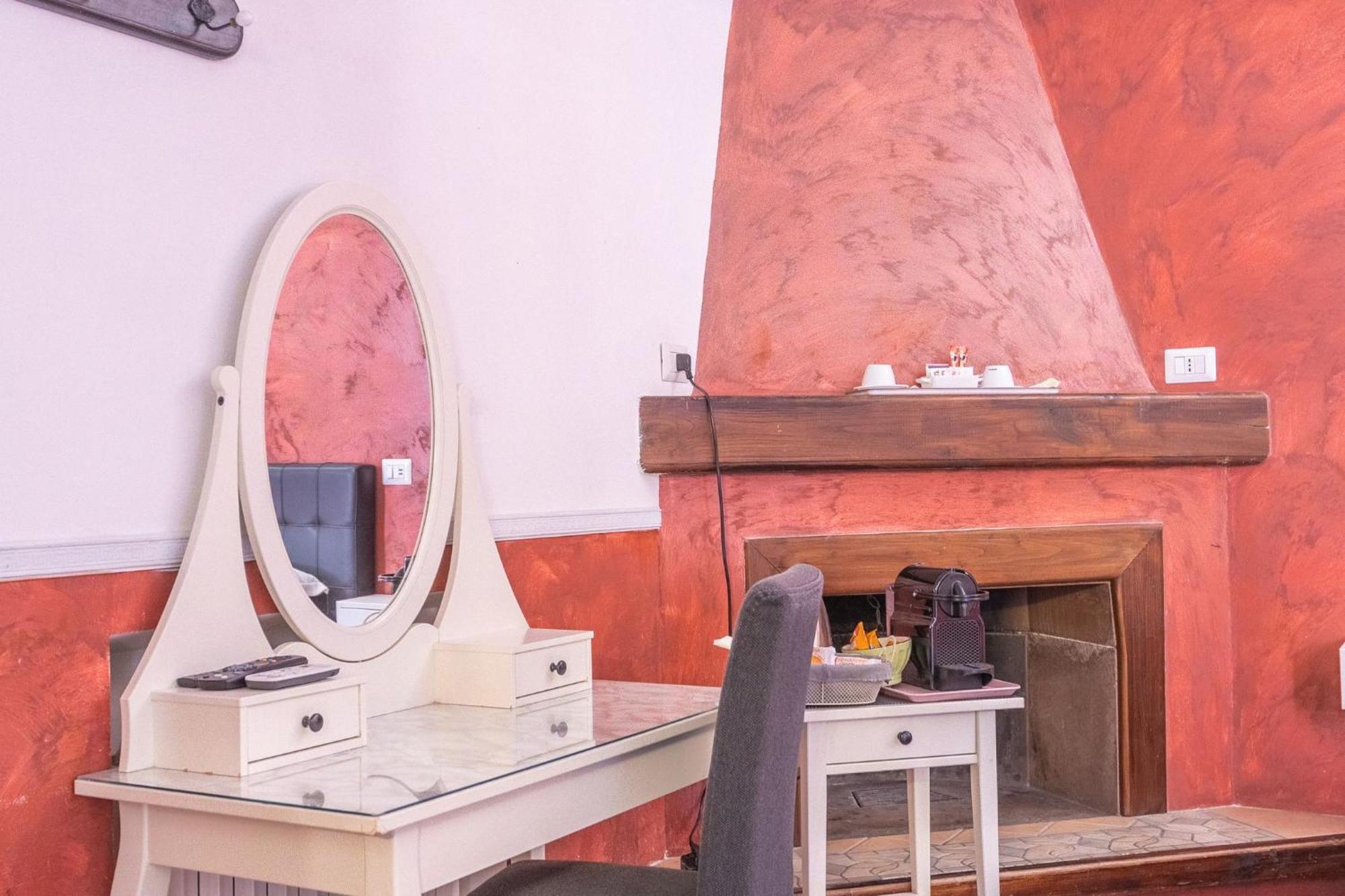 In Bb - Family In History House Roma