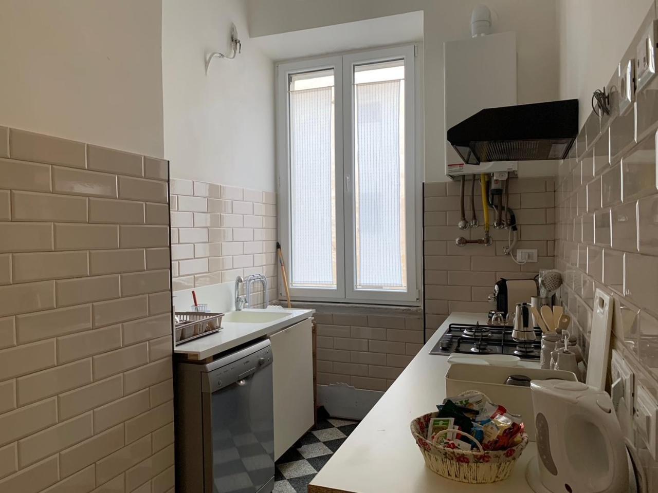 Santa Monica Apartment *