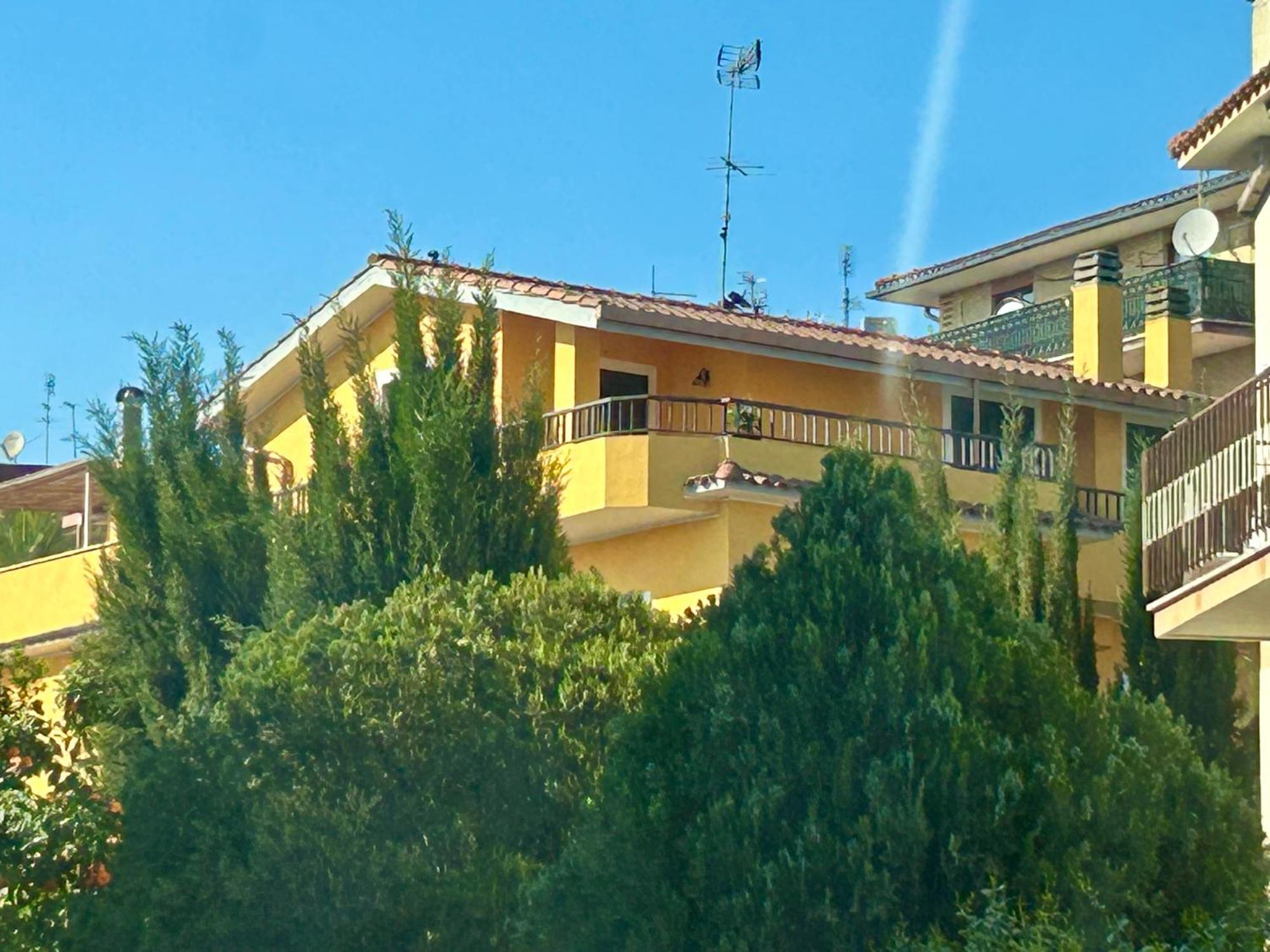 Grande Su Due Livelli Con Terrazza Apartment *