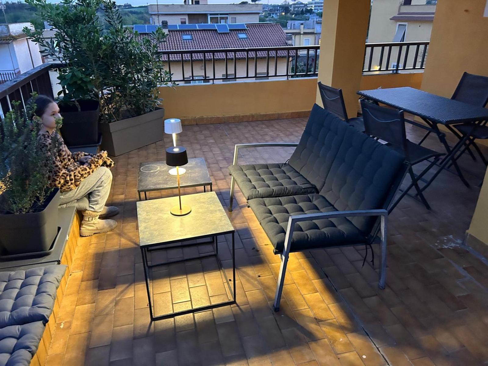 Grande Su Due Livelli Con Terrazza Rome