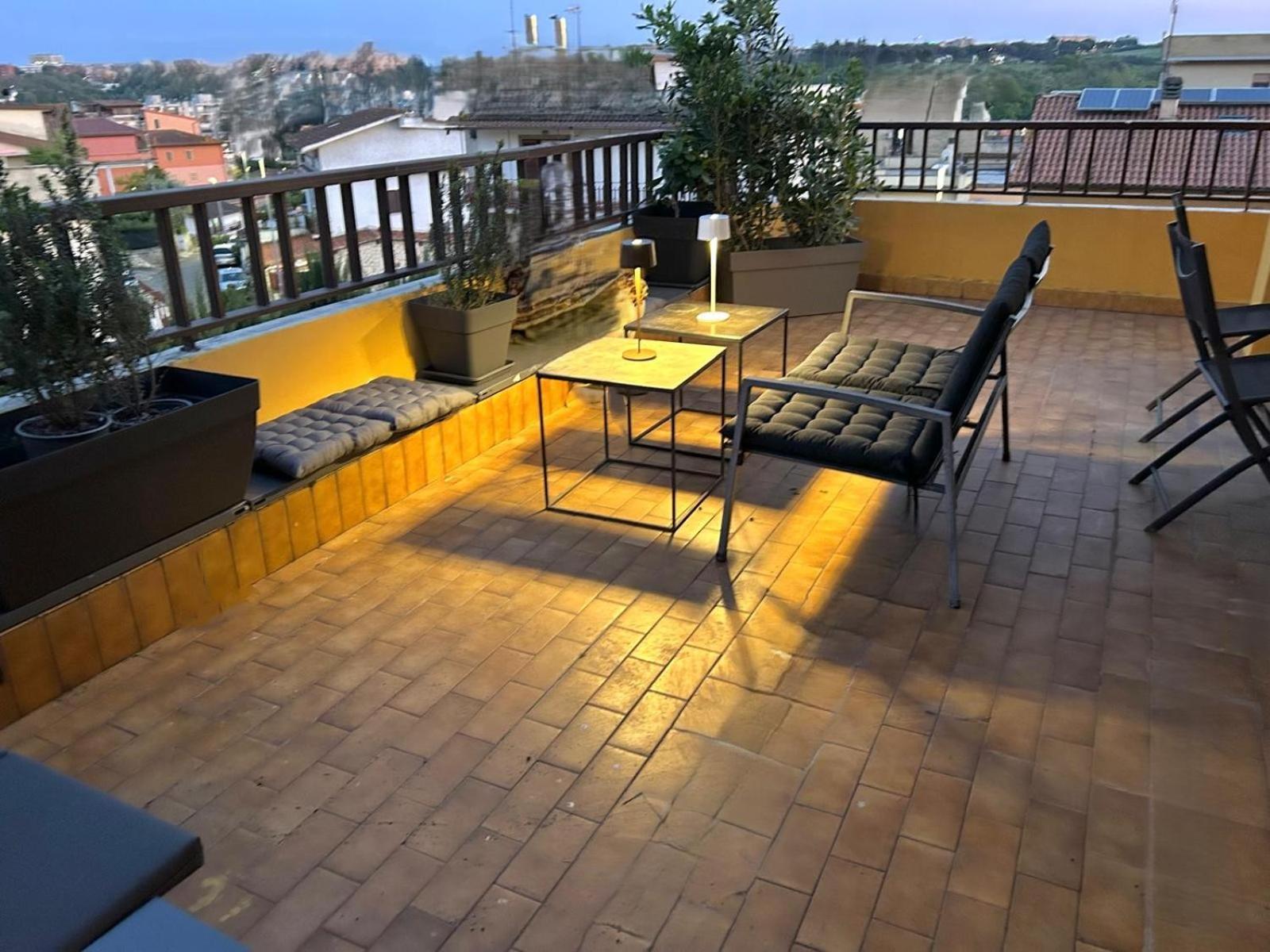 Grande Su Due Livelli Con Terrazza Rome