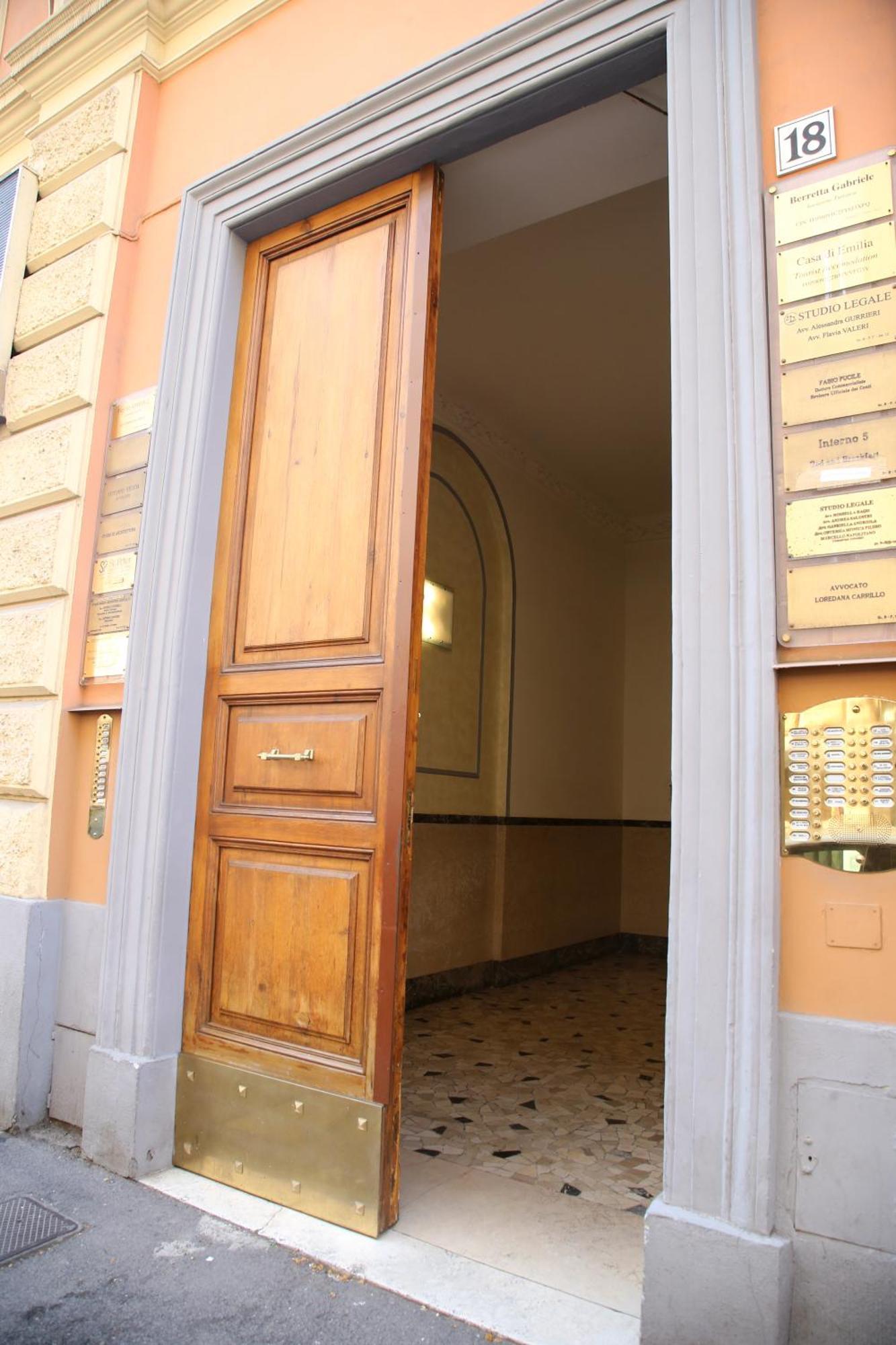 Emma And Livia's Vatican 1 Apartment Rome