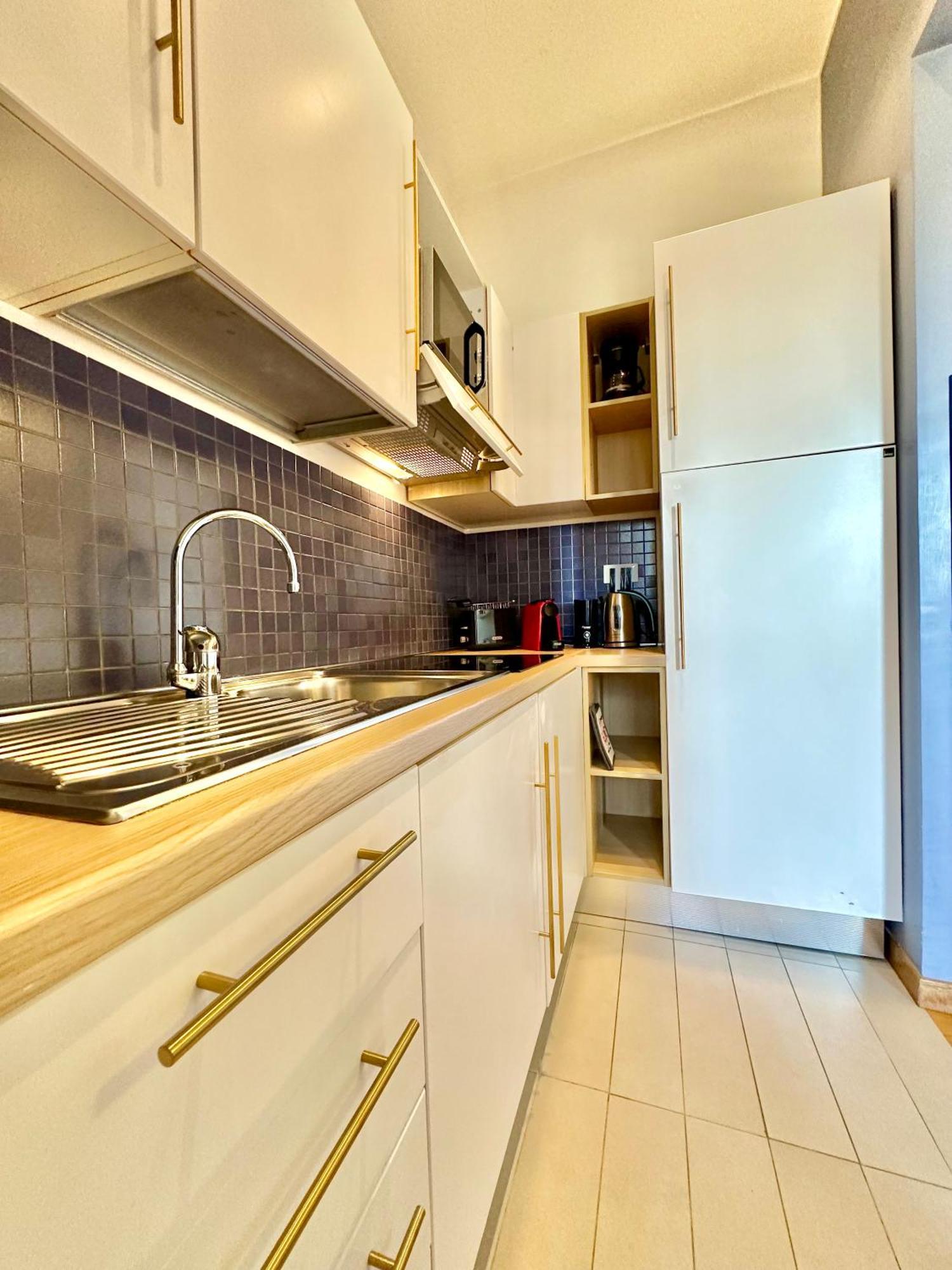 Vacanze Romane Basilica Apartment *