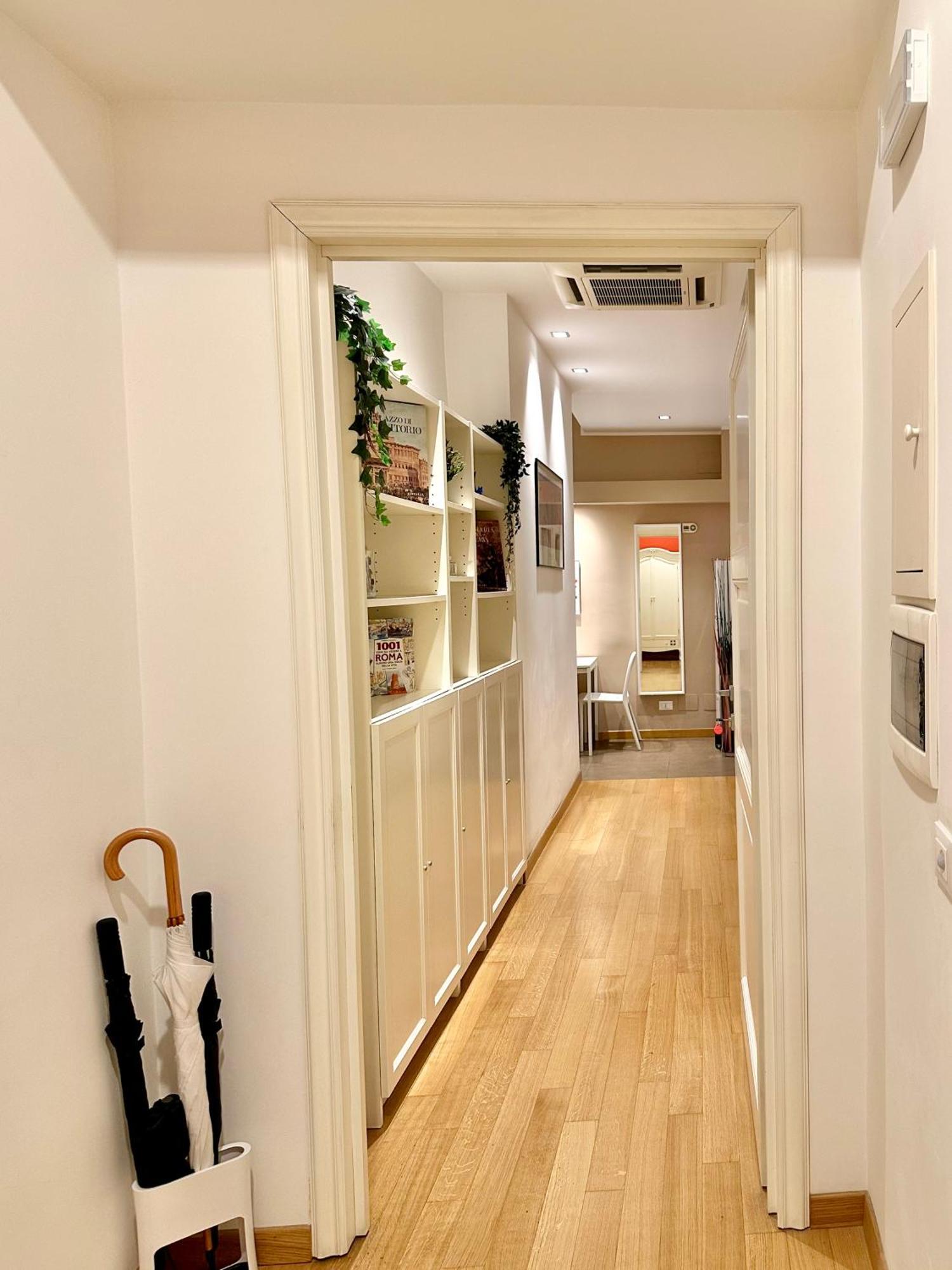 Vacanze Romane Basilica Apartment Rome
