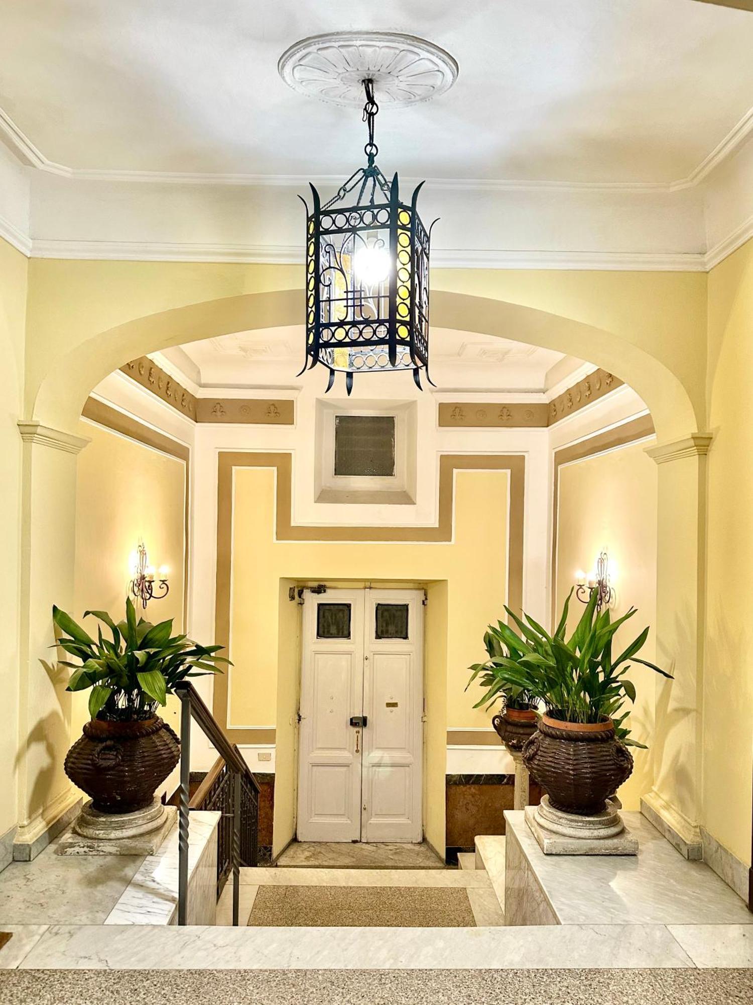 Vacanze Romane Basilica Apartment Rome