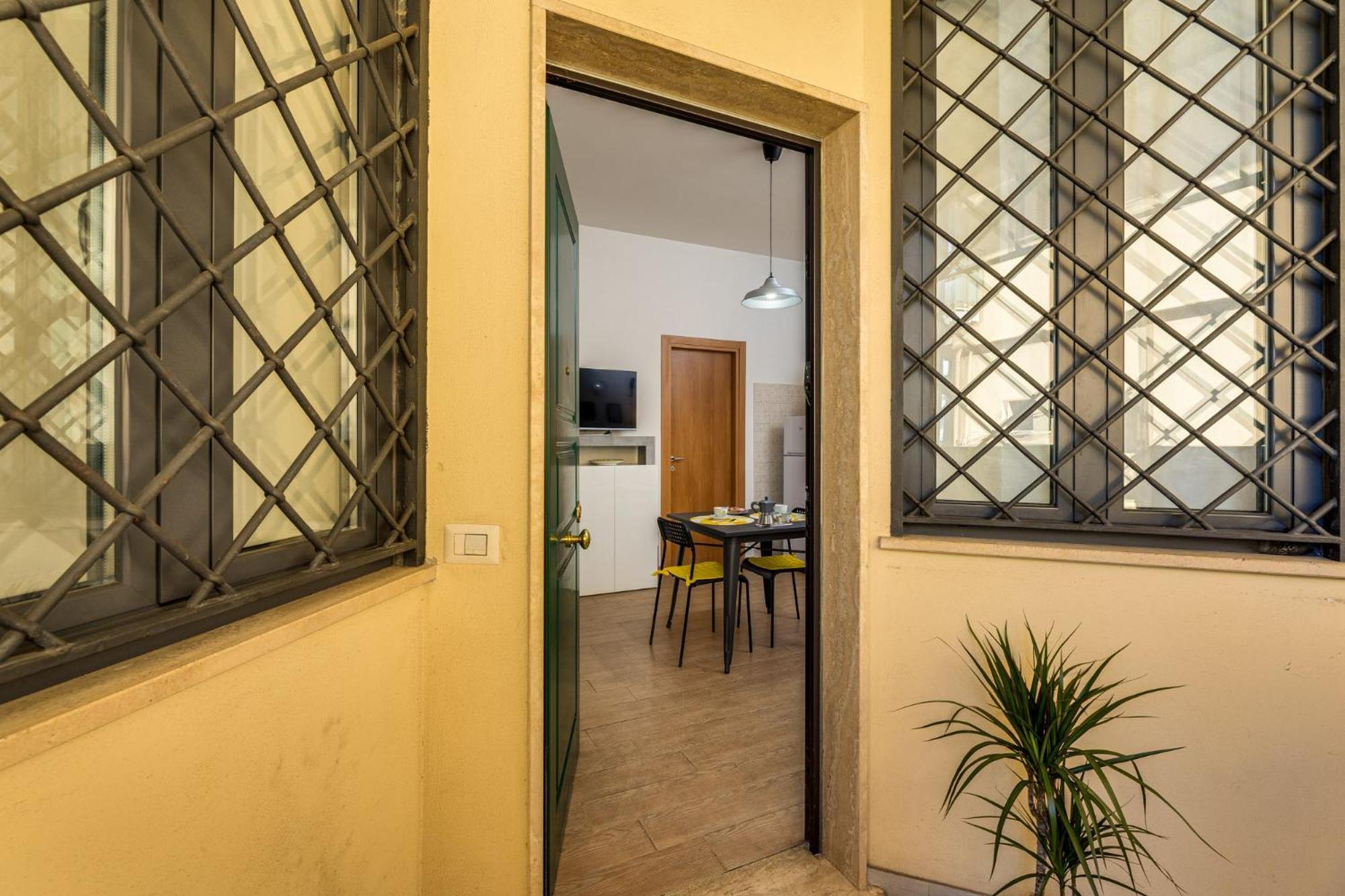 Apartment Roger Rome
