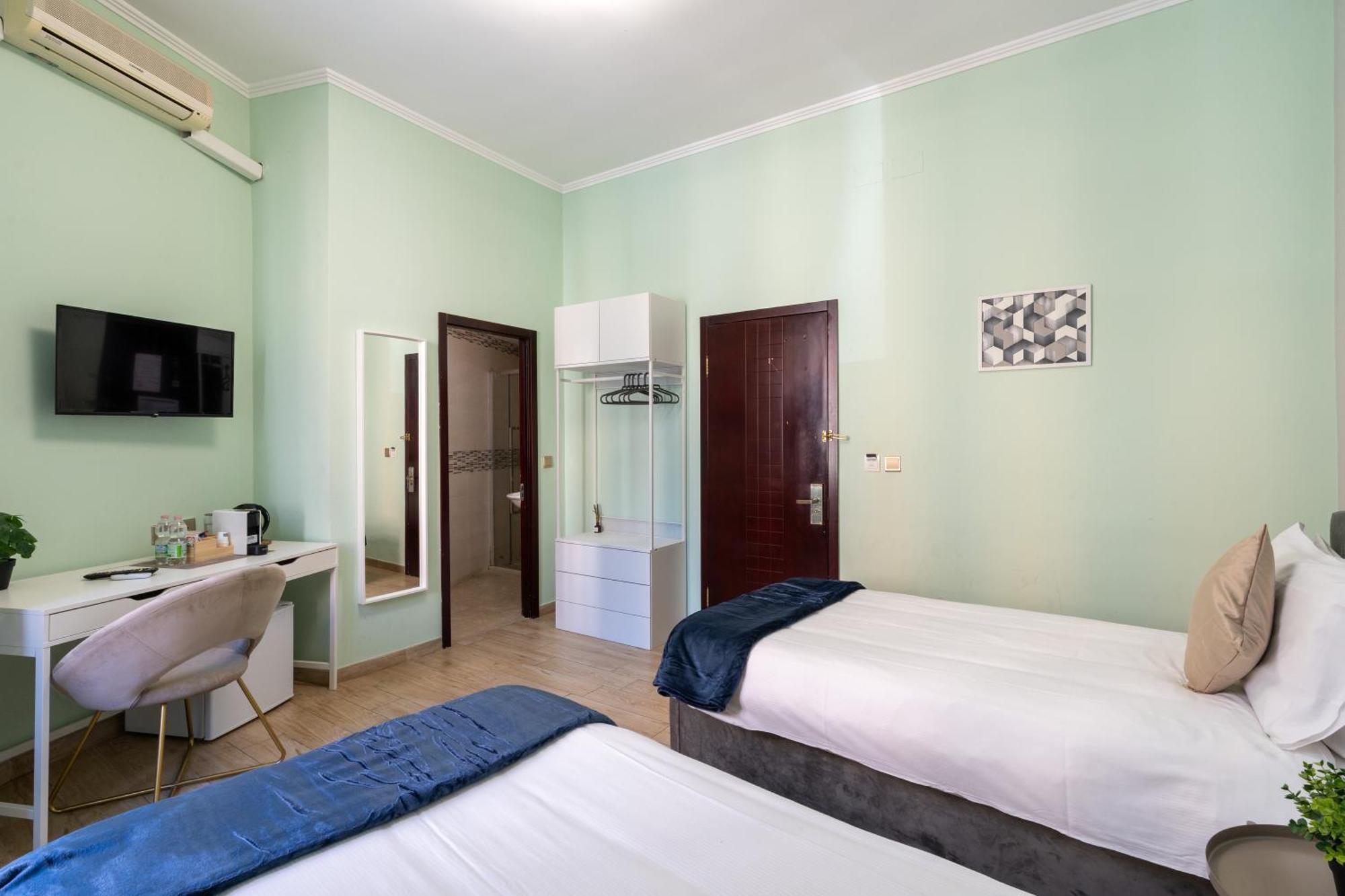 Leoni Di Giada - Close To Station Bed & Breakfast