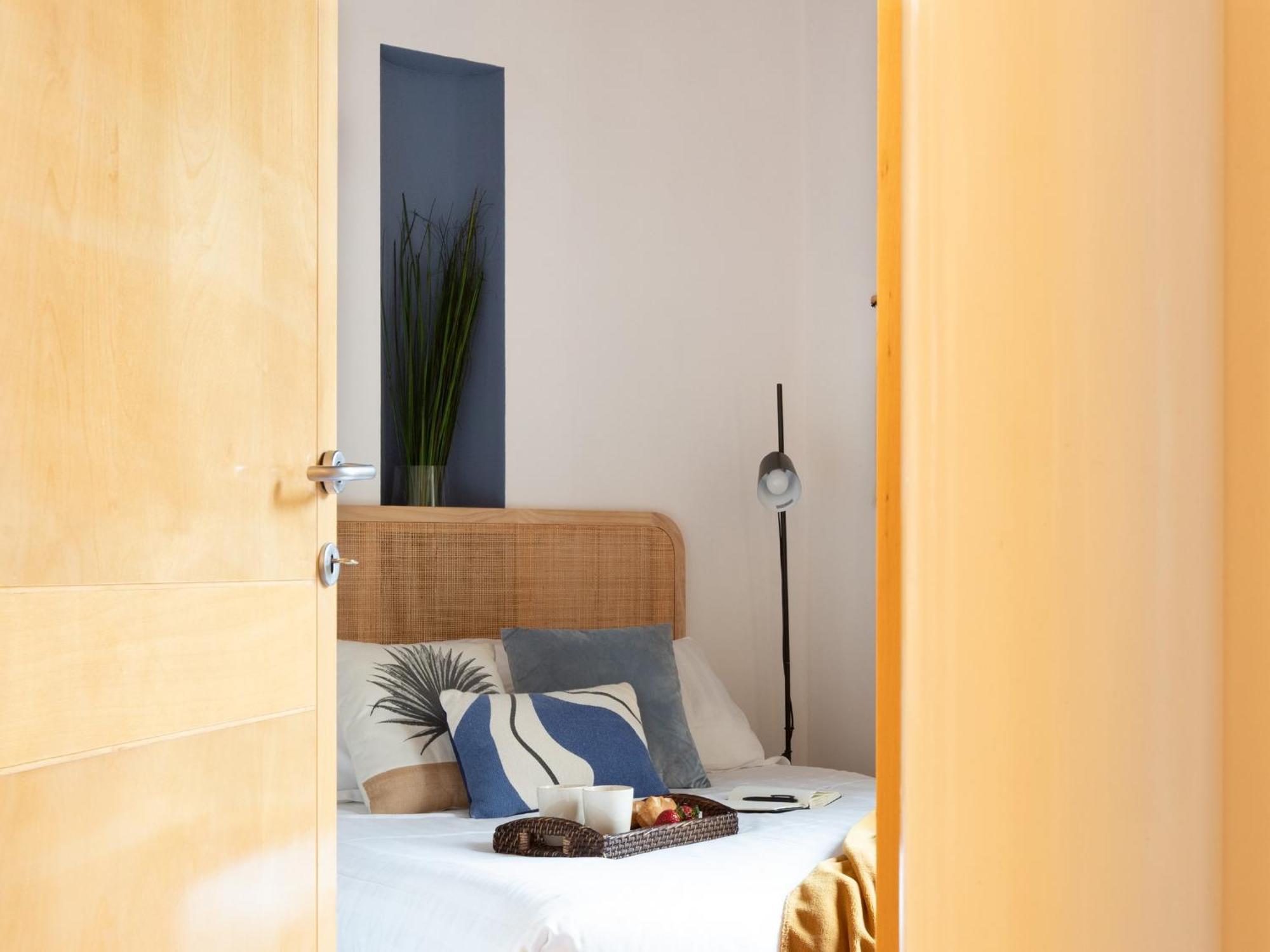 The Rent - Two-bedroom With Terrace Near Trevi Fountain Appartamento *