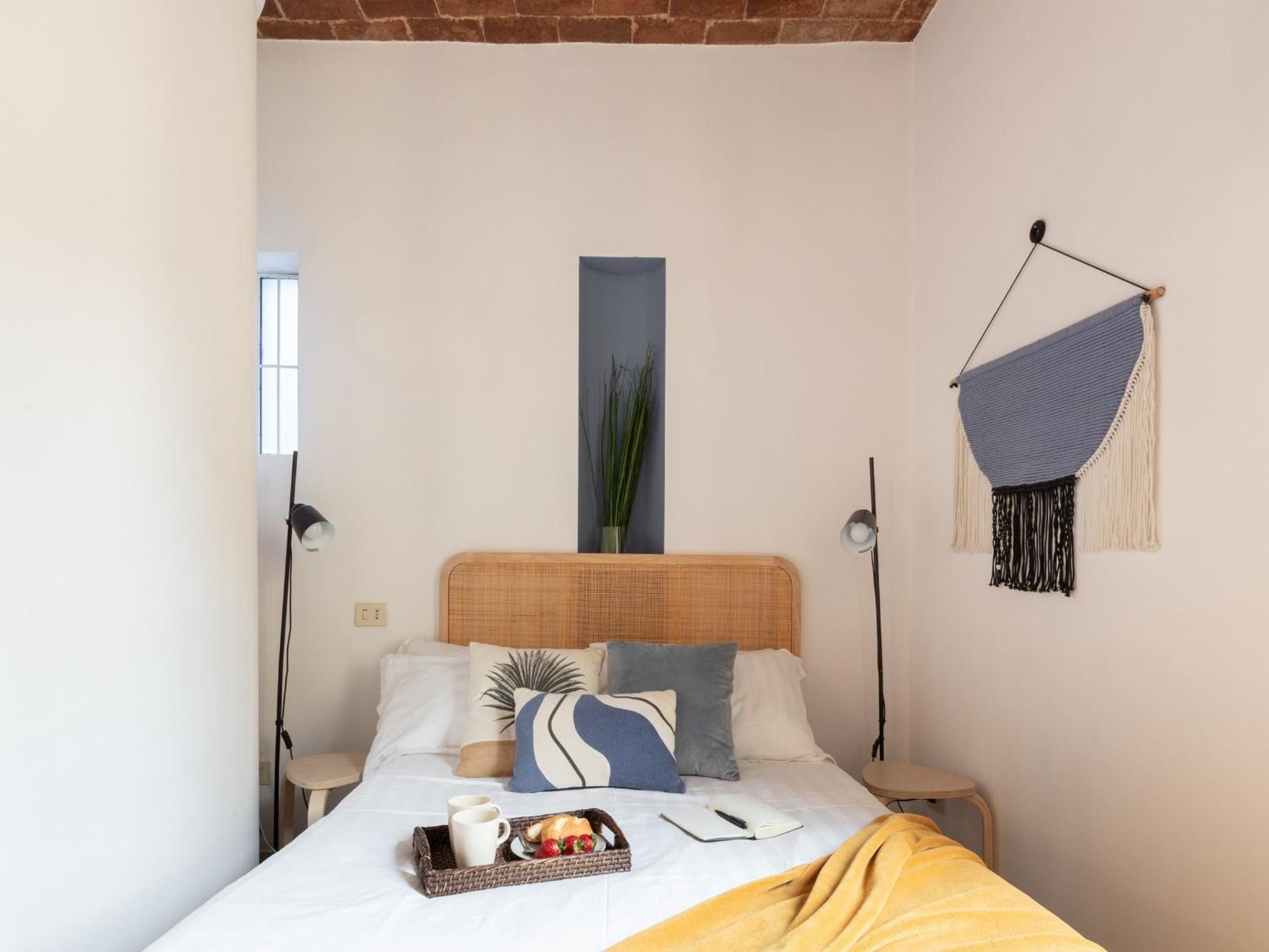 The Rent - Two-bedroom With Terrace Near Trevi Fountain Roma