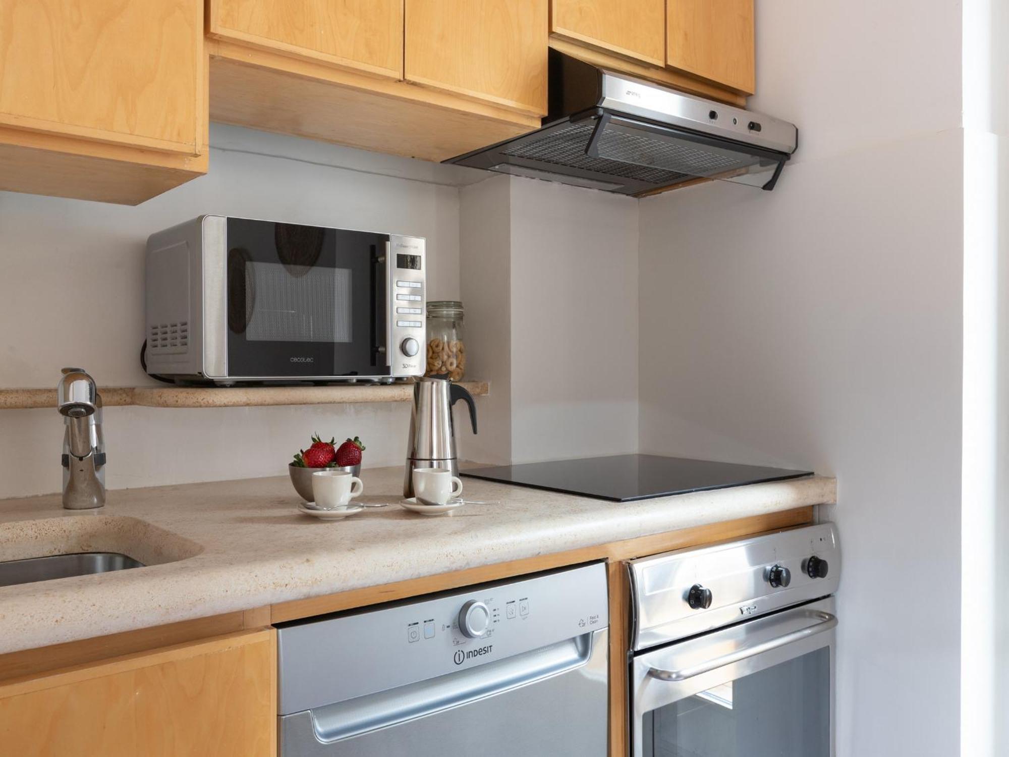 The Rent - Two-bedroom With Terrace Near Trevi Fountain * Roma