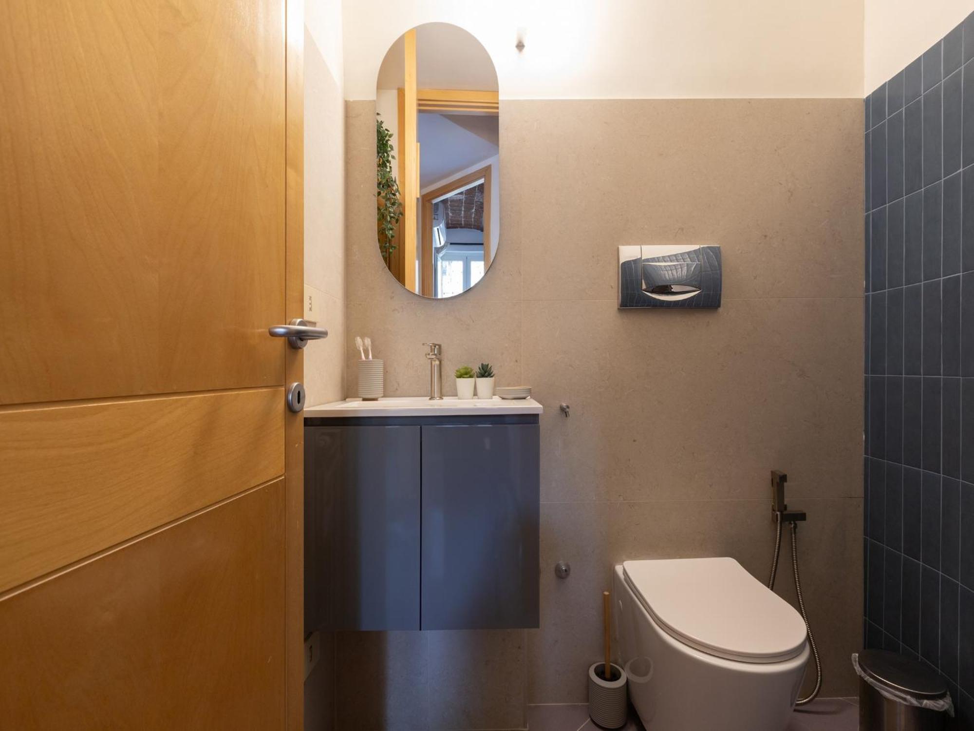 The Rent - Two-bedroom With Terrace Near Trevi Fountain Apartment Rome