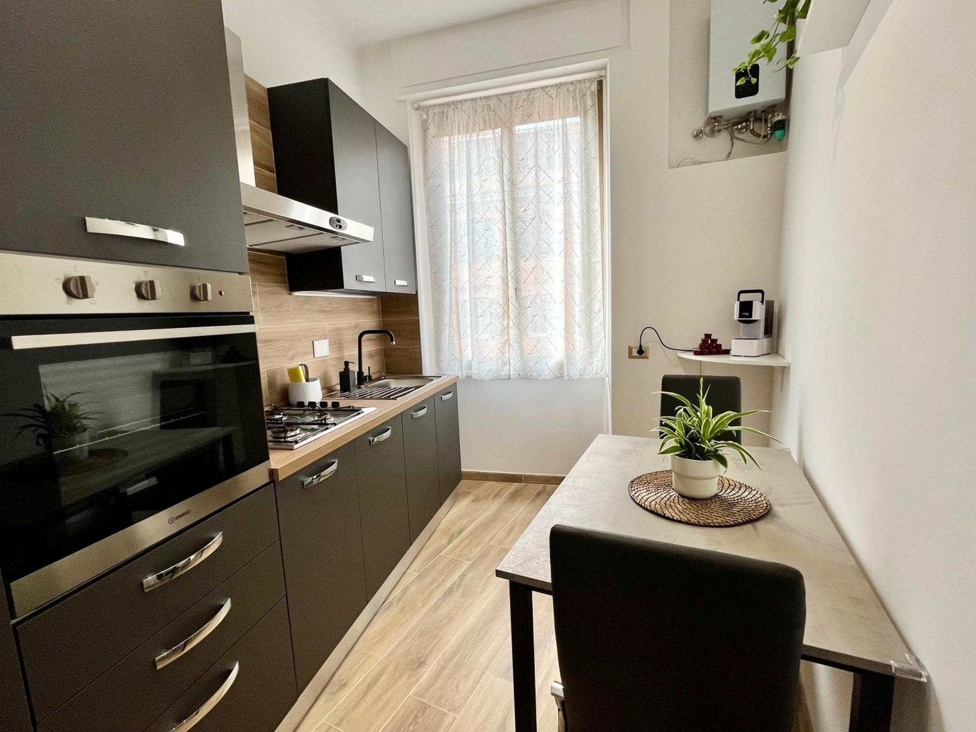 Appartement Pyramidhouse - 100mq With View - 2km From The Colosseum