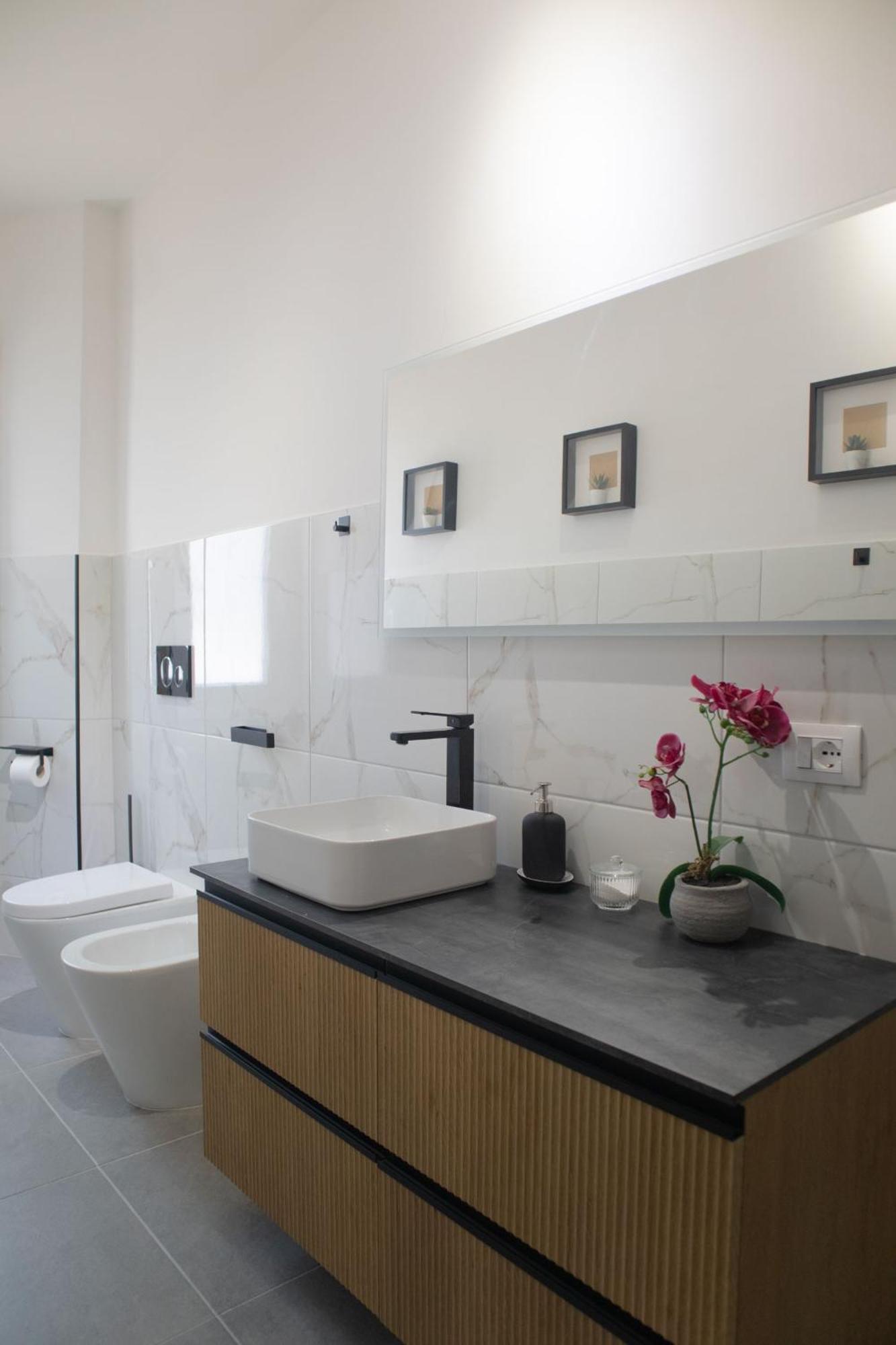 Sara's - Modern Near Metro, Perfect For Families And Groups In Appartement Rome