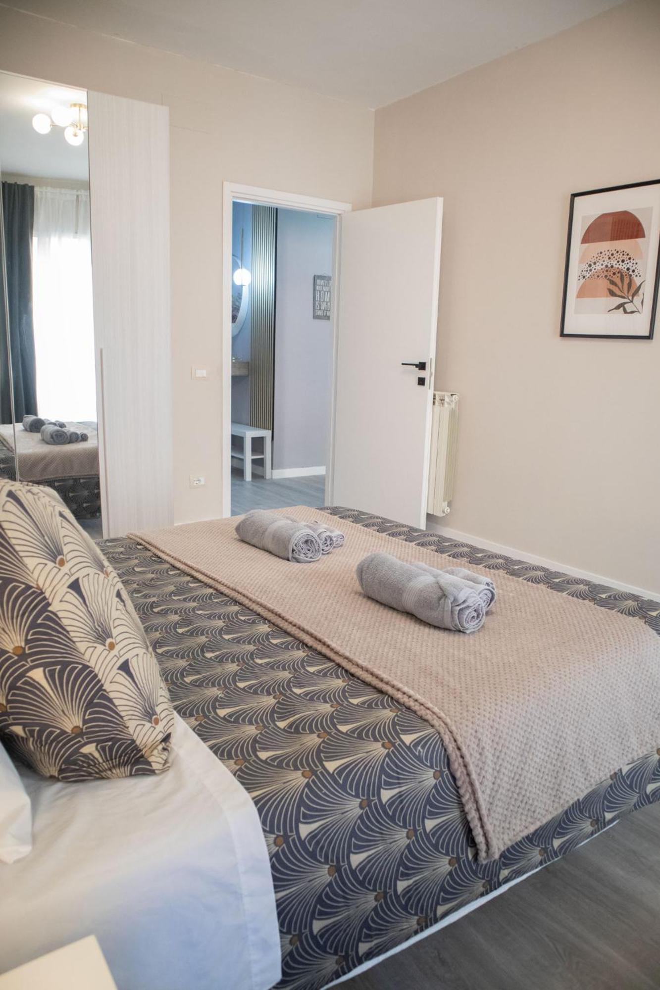 Sara's - Modern Near Metro, Perfect For Families And Groups In Appartement Rome