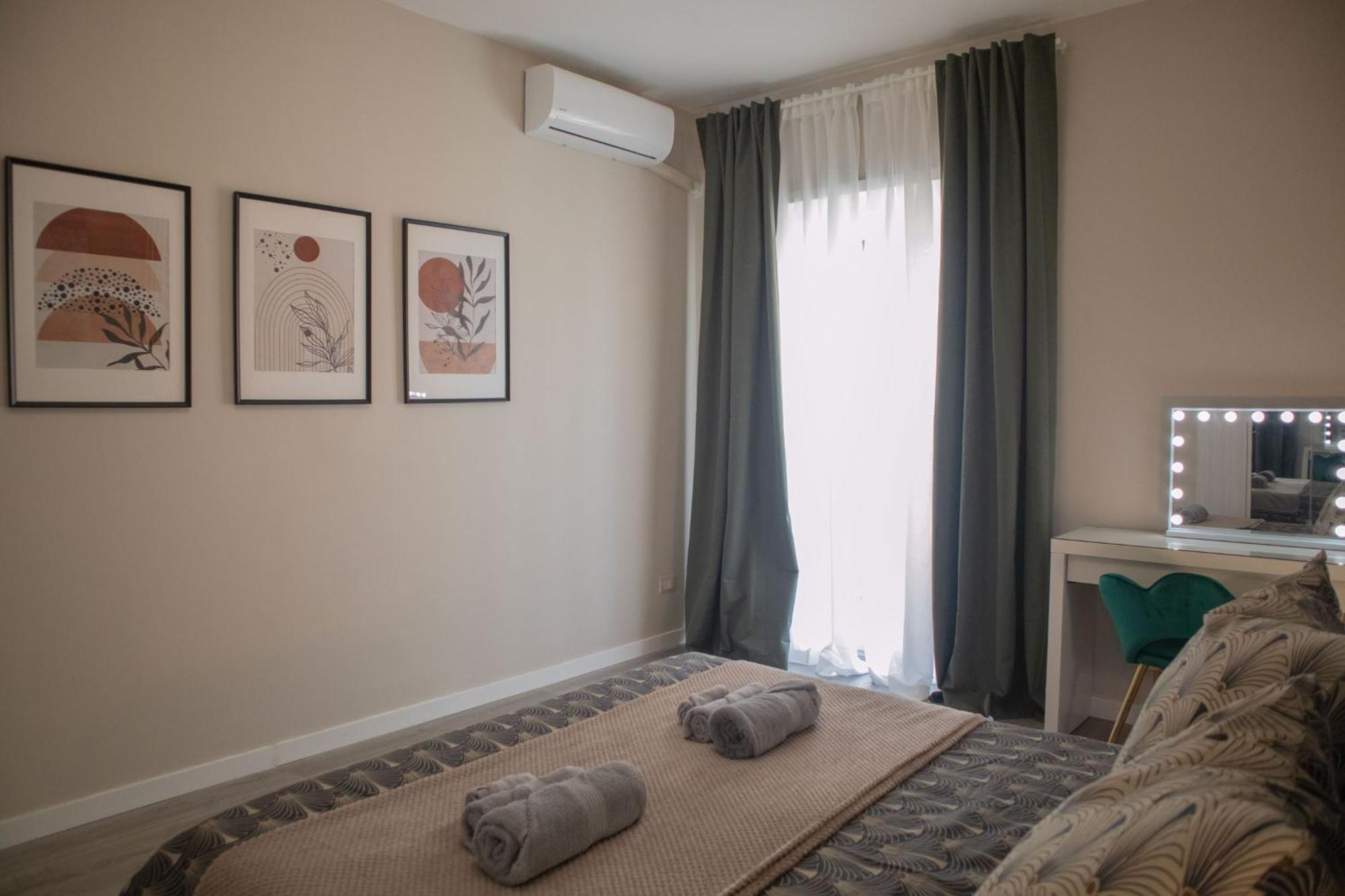 Appartement Sara's - Modern Near Metro, Perfect For Families And Groups In *