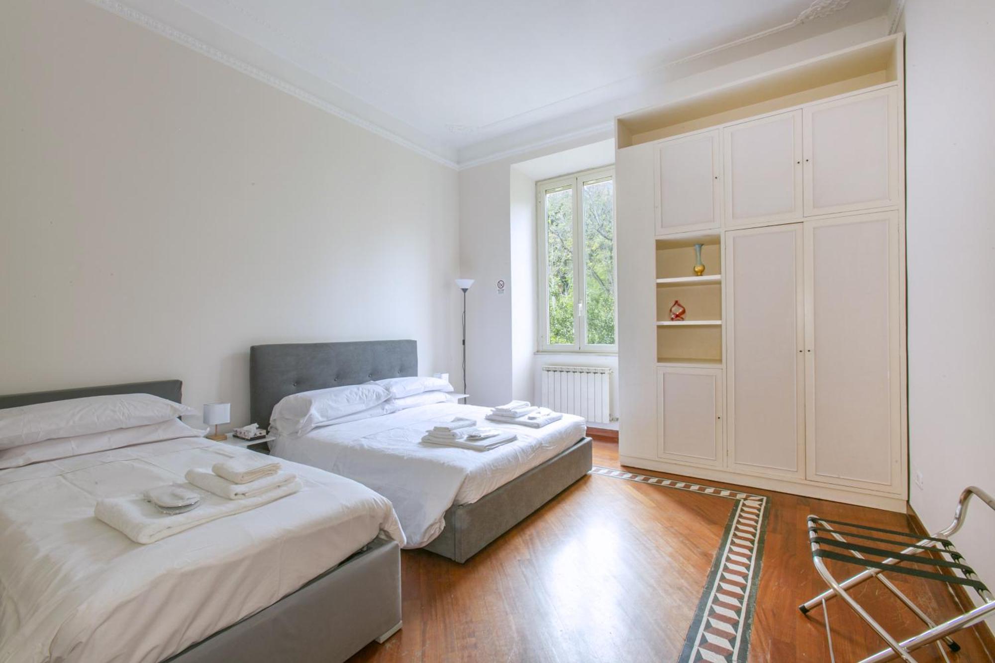 Family In Trastevere Apartment Rome