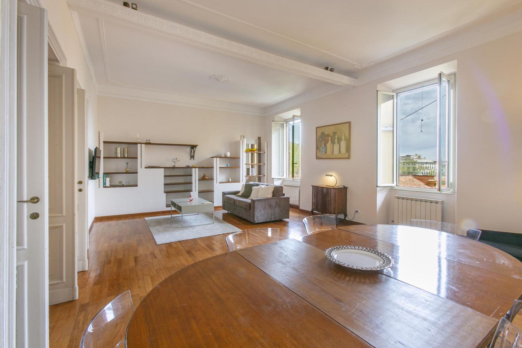 Family In Trastevere Apartment *