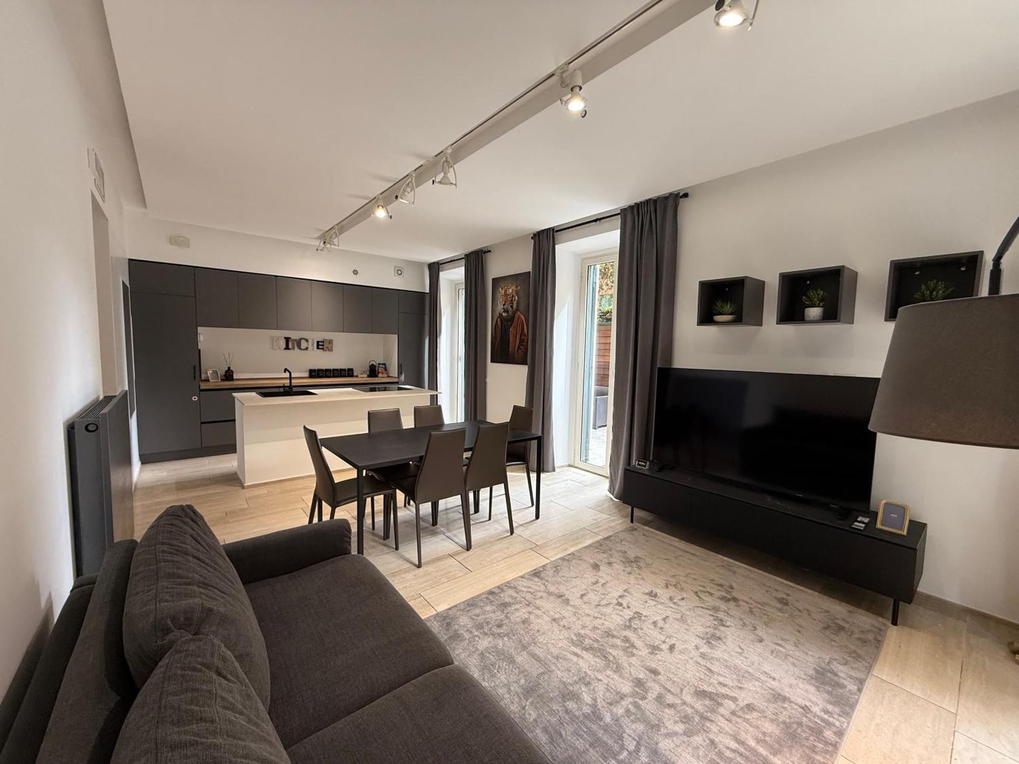 Luxury House In Nicolo V 120 Mq Apartment