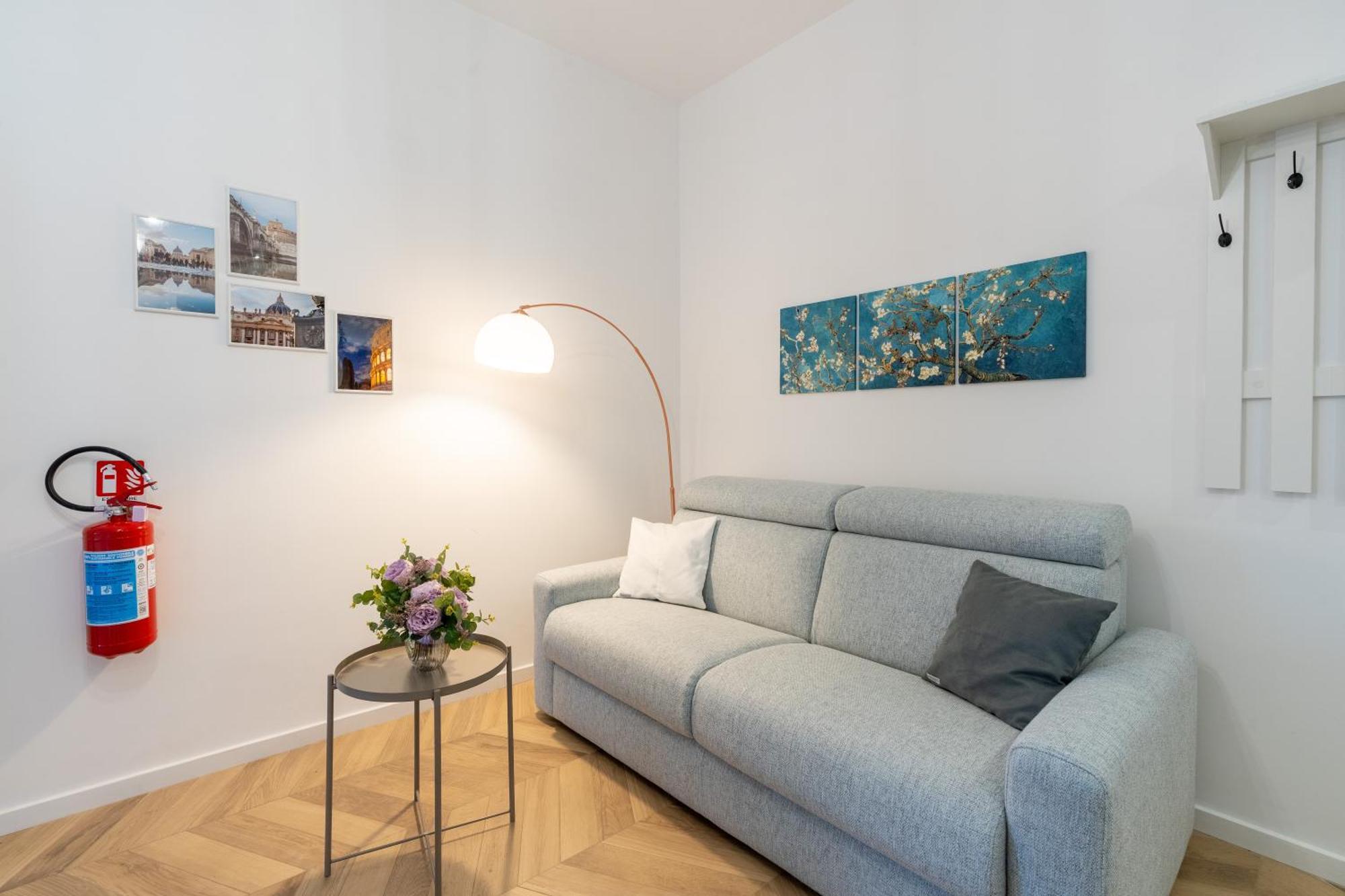 Bmga L Poppy's Attic Vaticano Apartment Rome