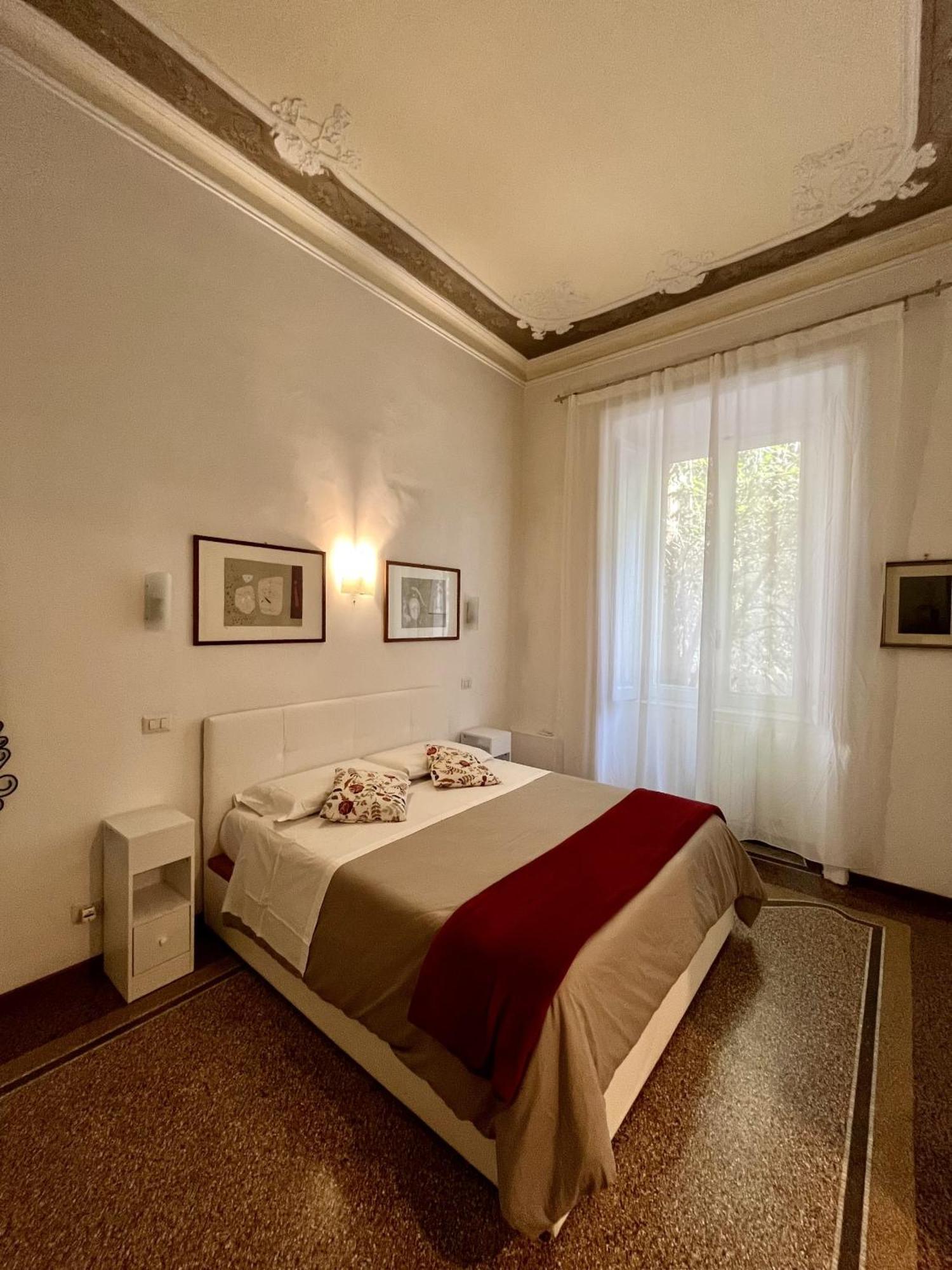 Vintage In Apartment Rome