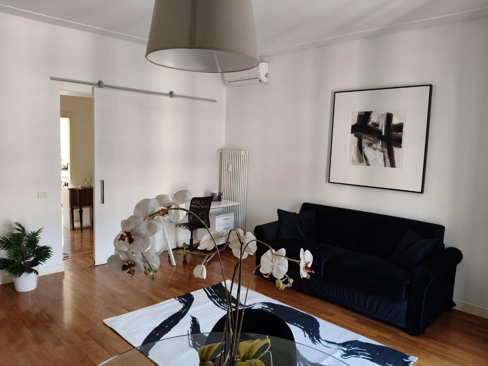 Luxury Apartment *