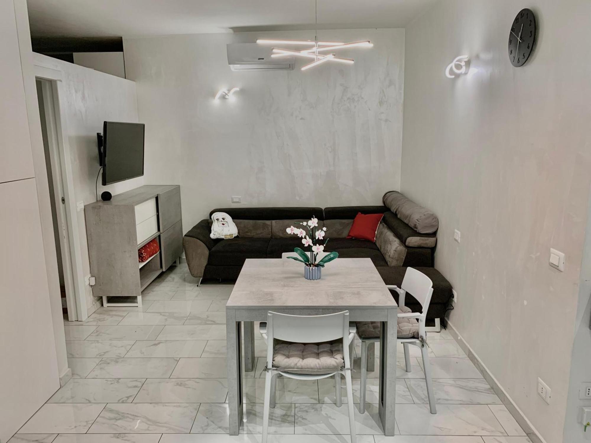 Apartment Tiburtina House - Moderno Bilocale Green, 4 Pax *