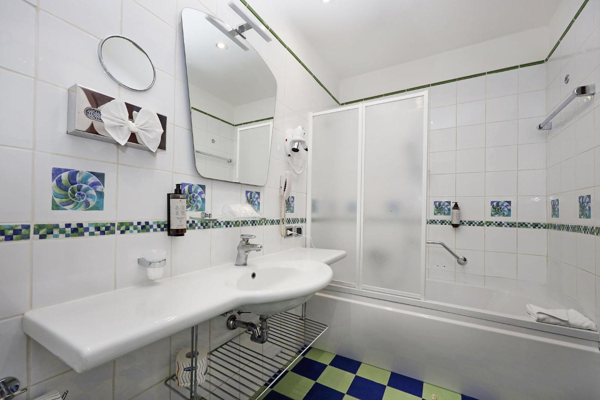 Hotel Corot 3*