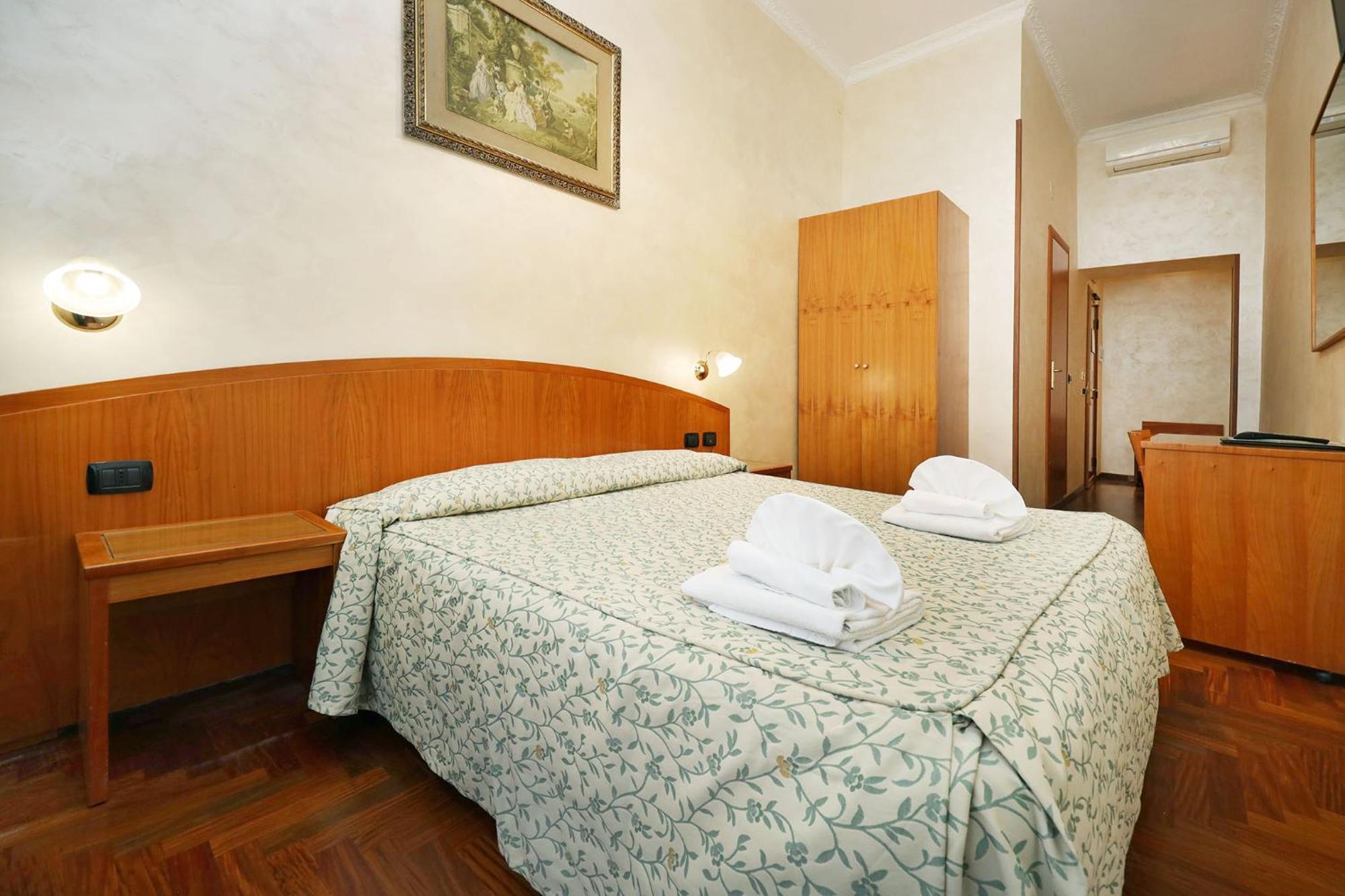 Corot Hotel
